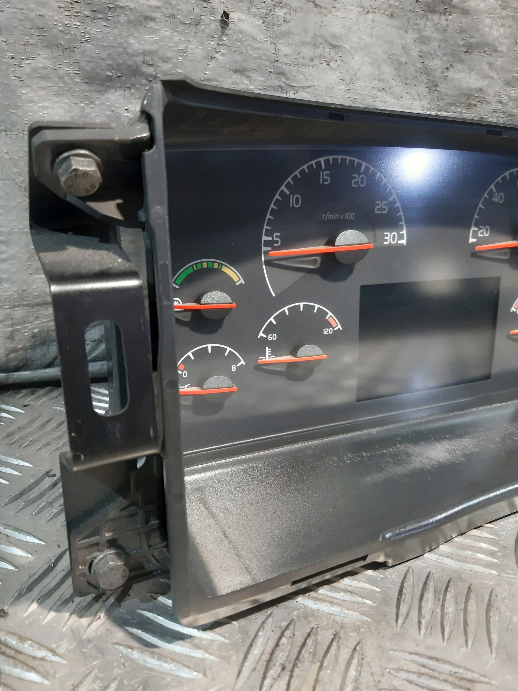 clock dials 70395665-P02 Volvo