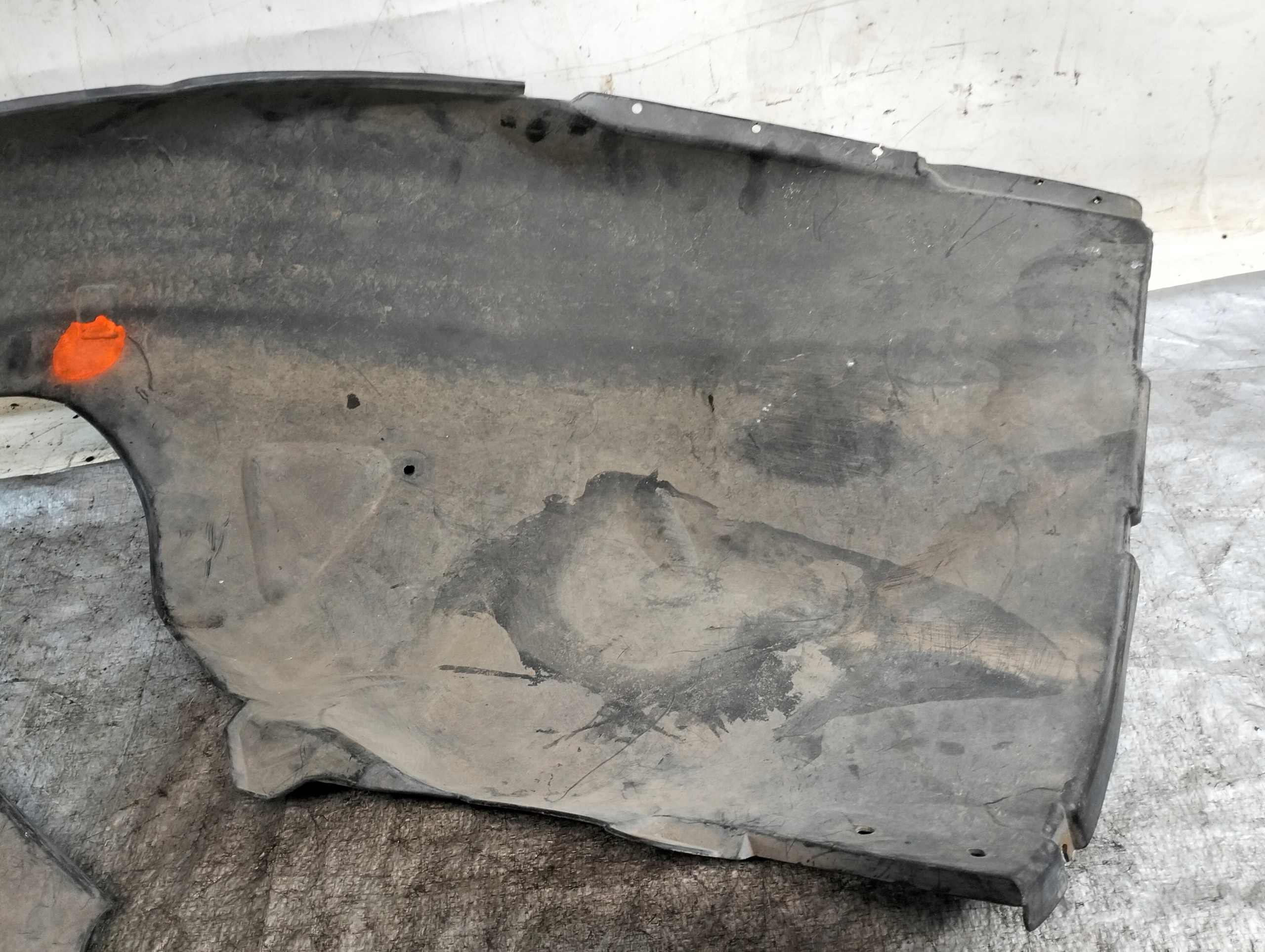 BMW E65 01-05r mudguard left front front 8223375