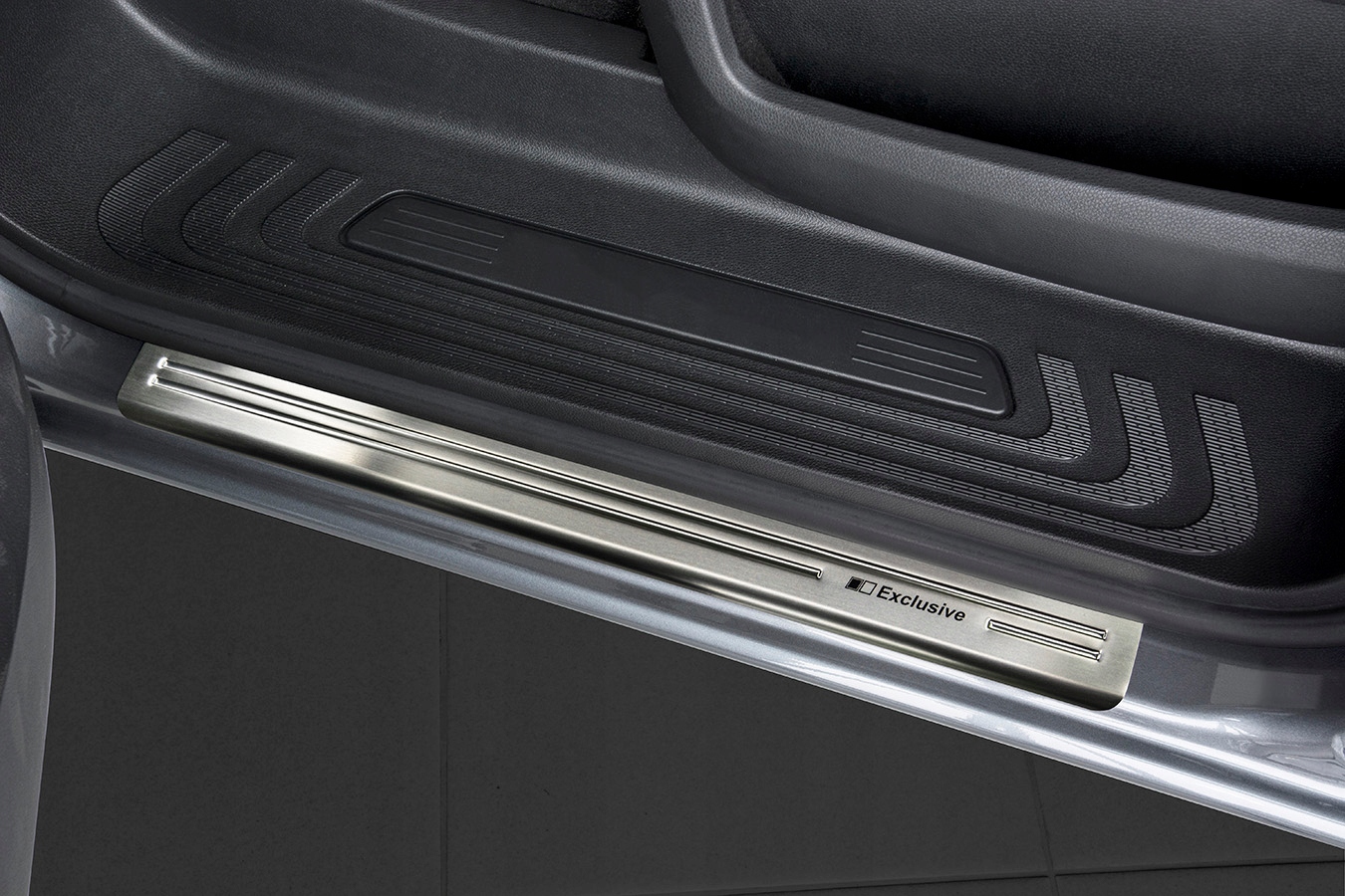 MERCEDES V Class W447 VITO III nakladki na progi Weight with packaging 2 kg