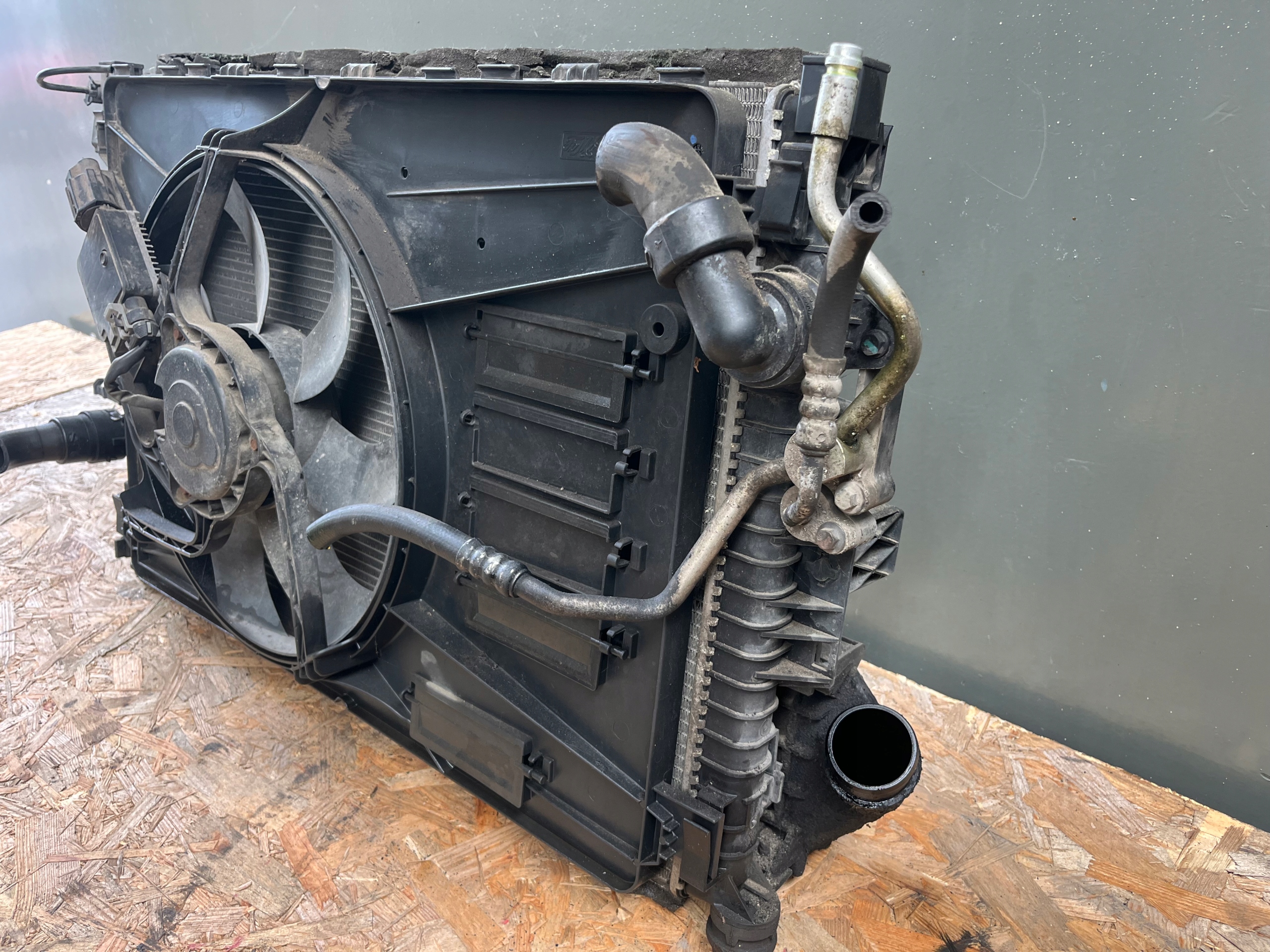 KOMPLET radiateur Z WENTYLATOREM FORD S-MAX
