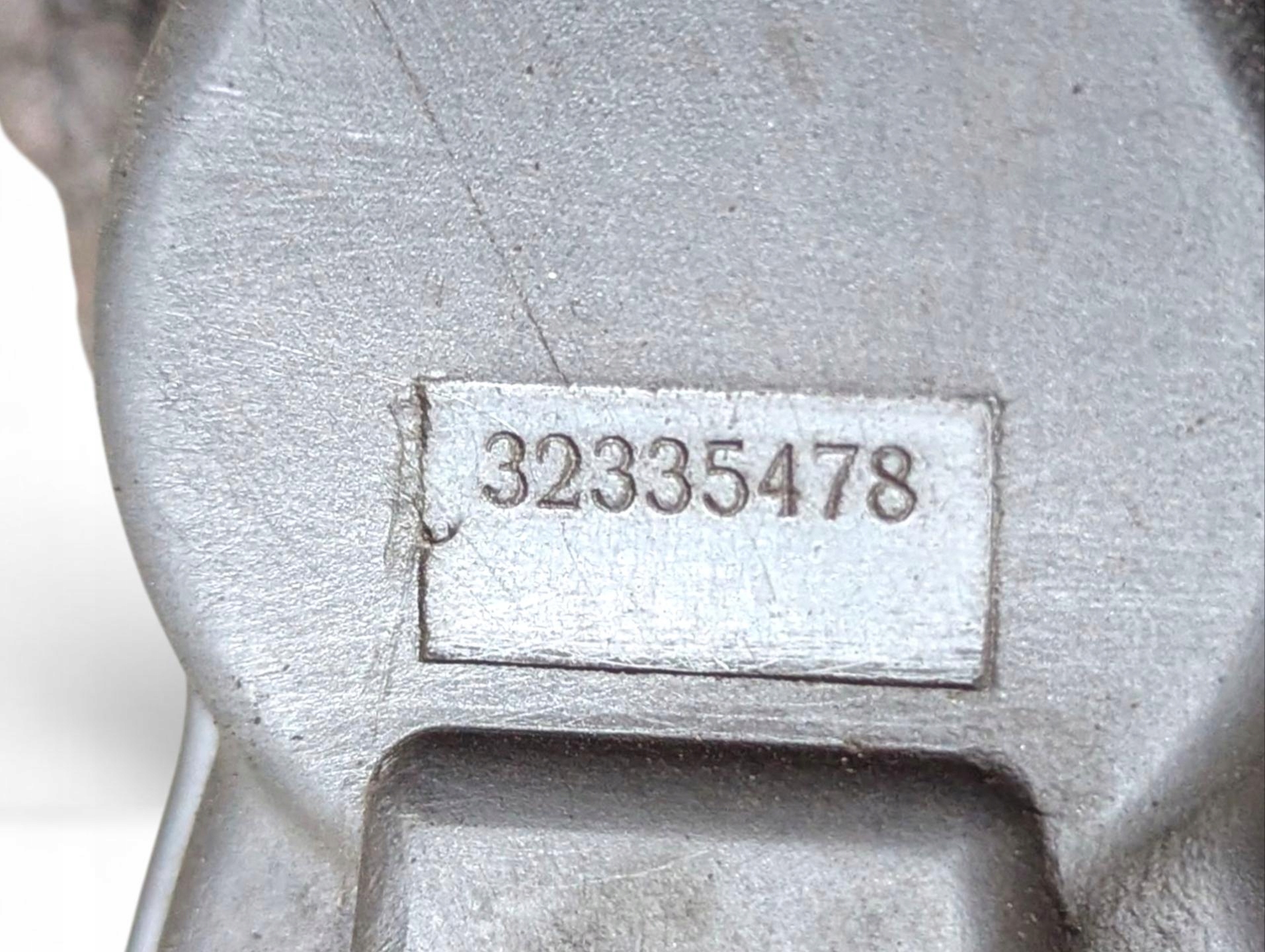 caliper brake rear part left side Audi A5 8T 2009 8K0615403B