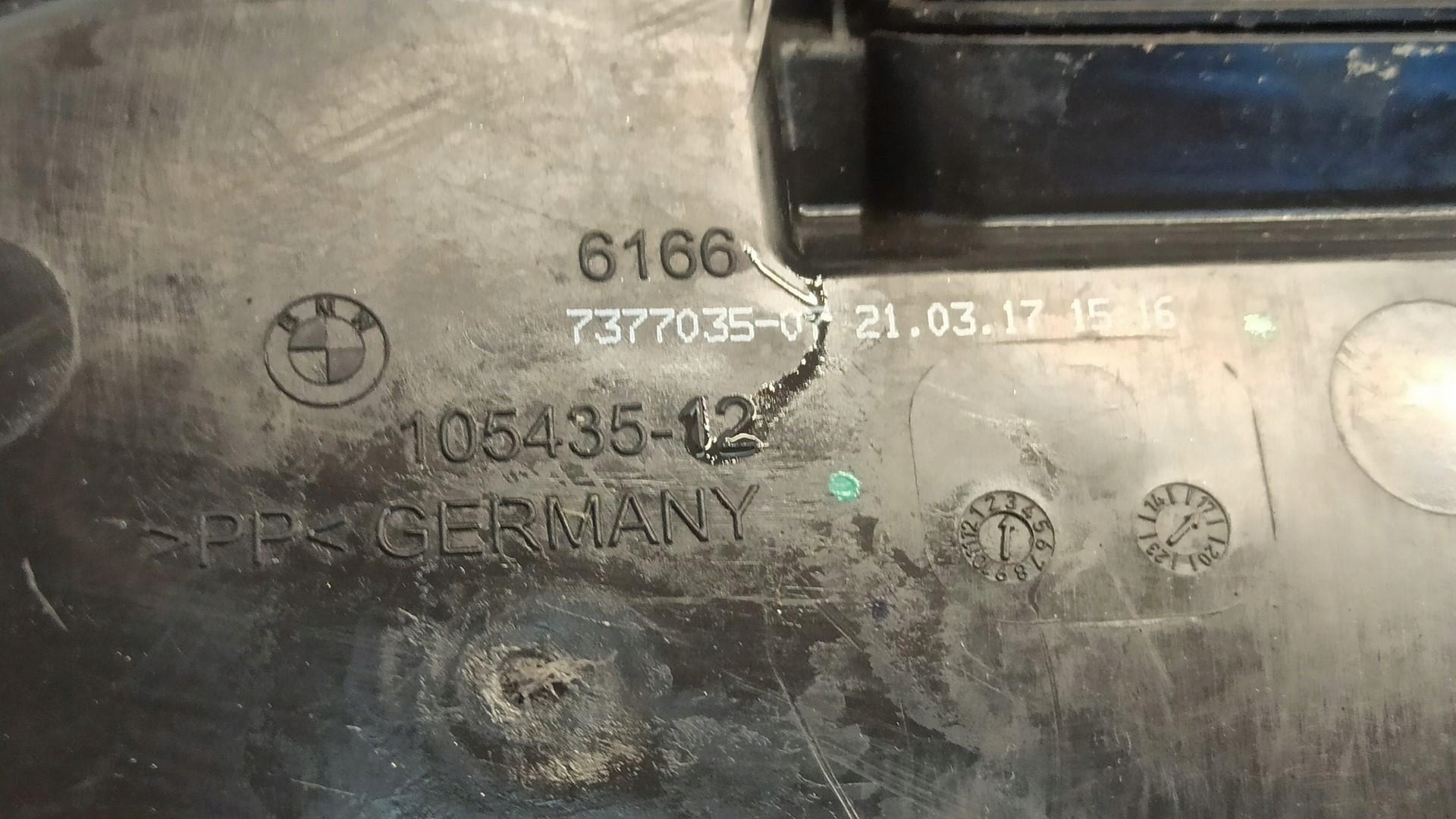 BMW 7 G11 бачок омывателя 7377035