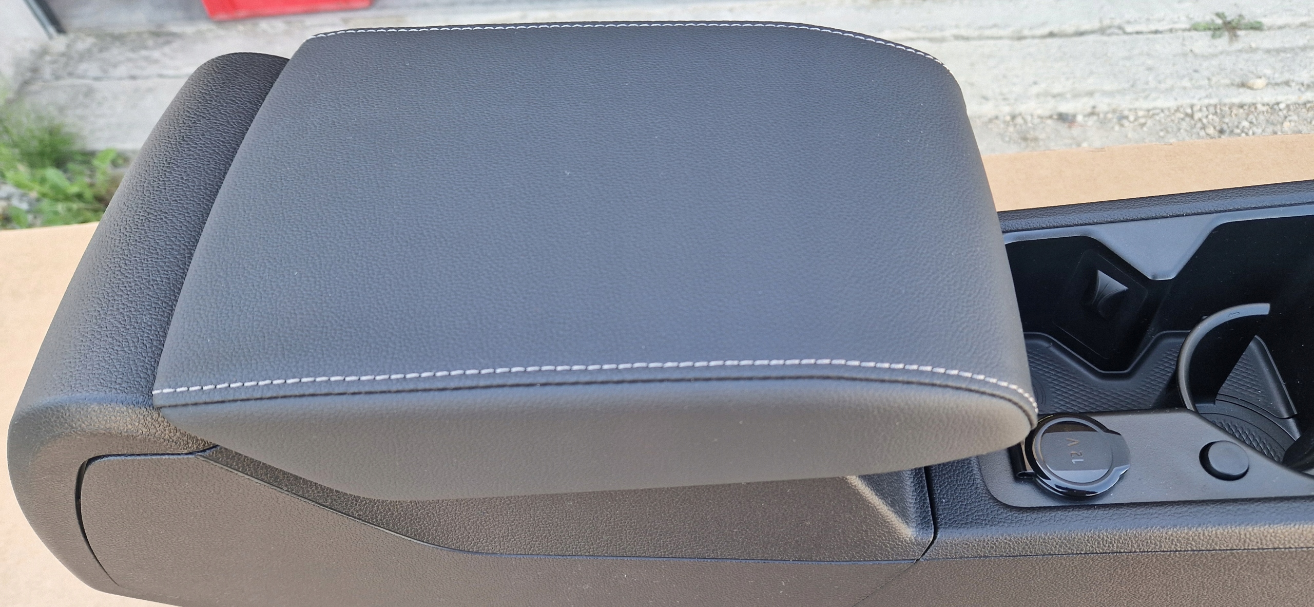 armrest TUNEL VW GOLF 8 VIII leather complete new