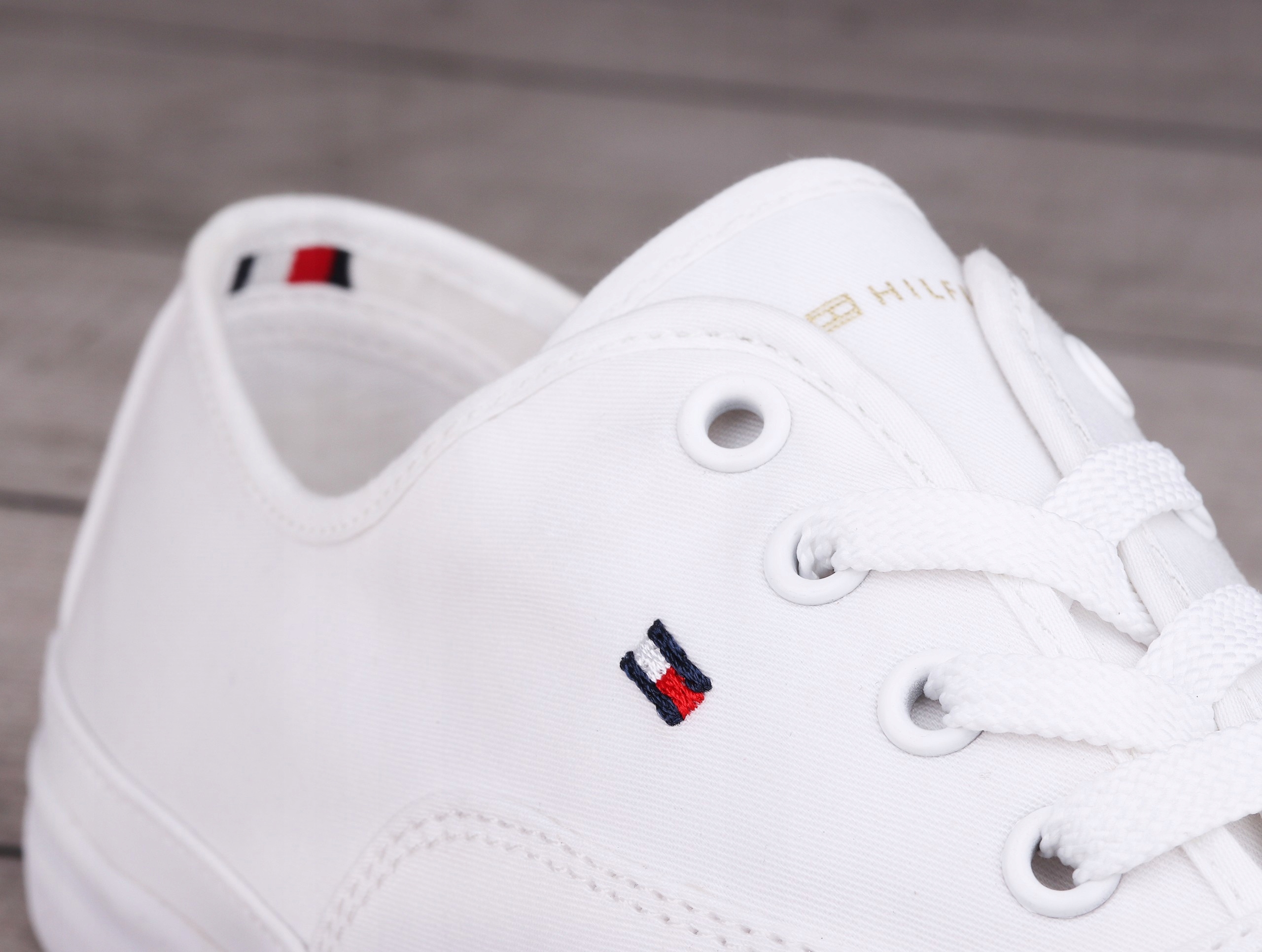 Buty, trampki Tommy Hilfiger ESENTIAL FW0FW06955 Rozmiar 37