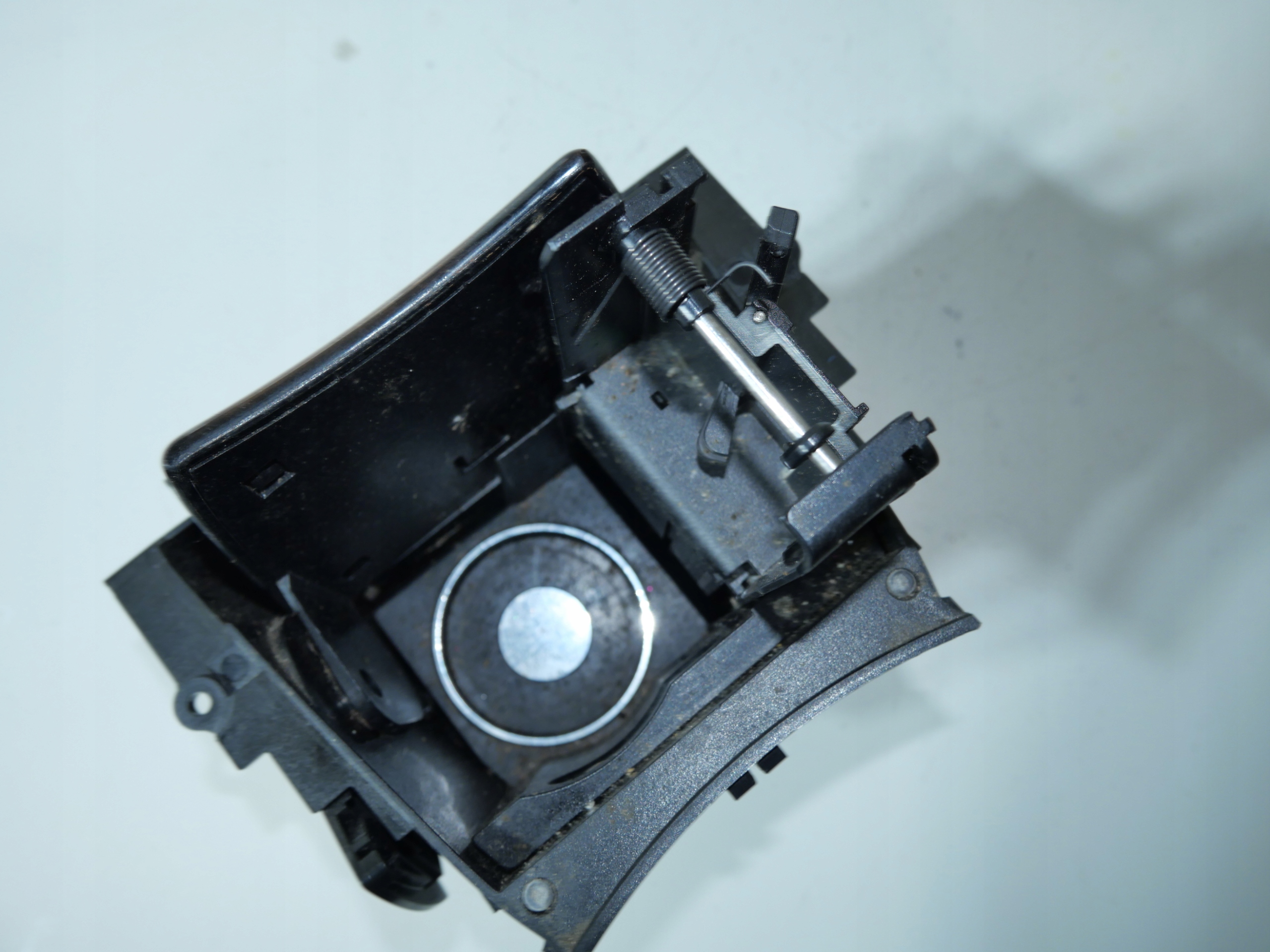 MERCEDES E-KLASA W211 ashtray passenger compartment DEKOR A2116800350