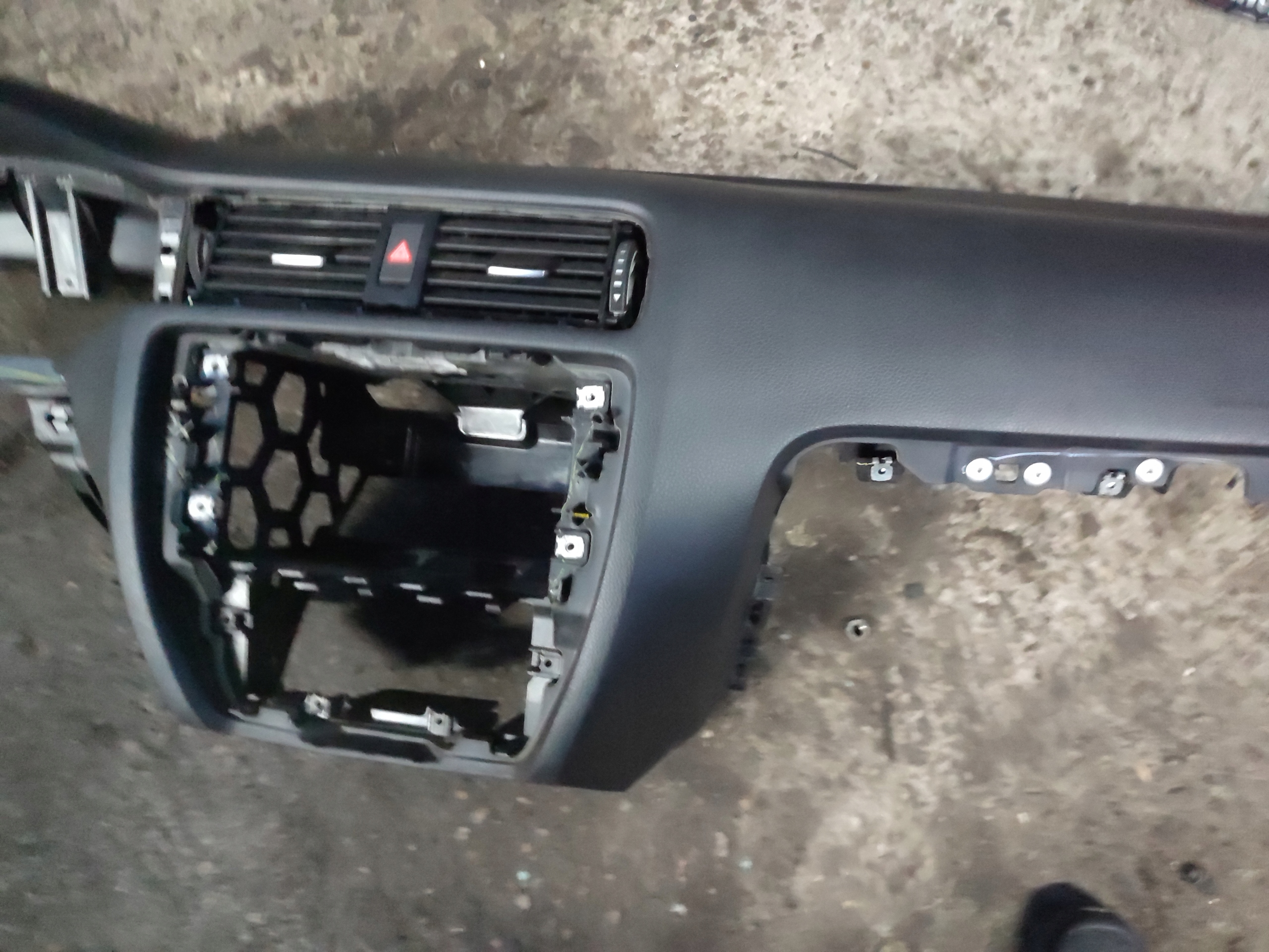 dashboard instrument panel Volkswagen Jetta VI europa