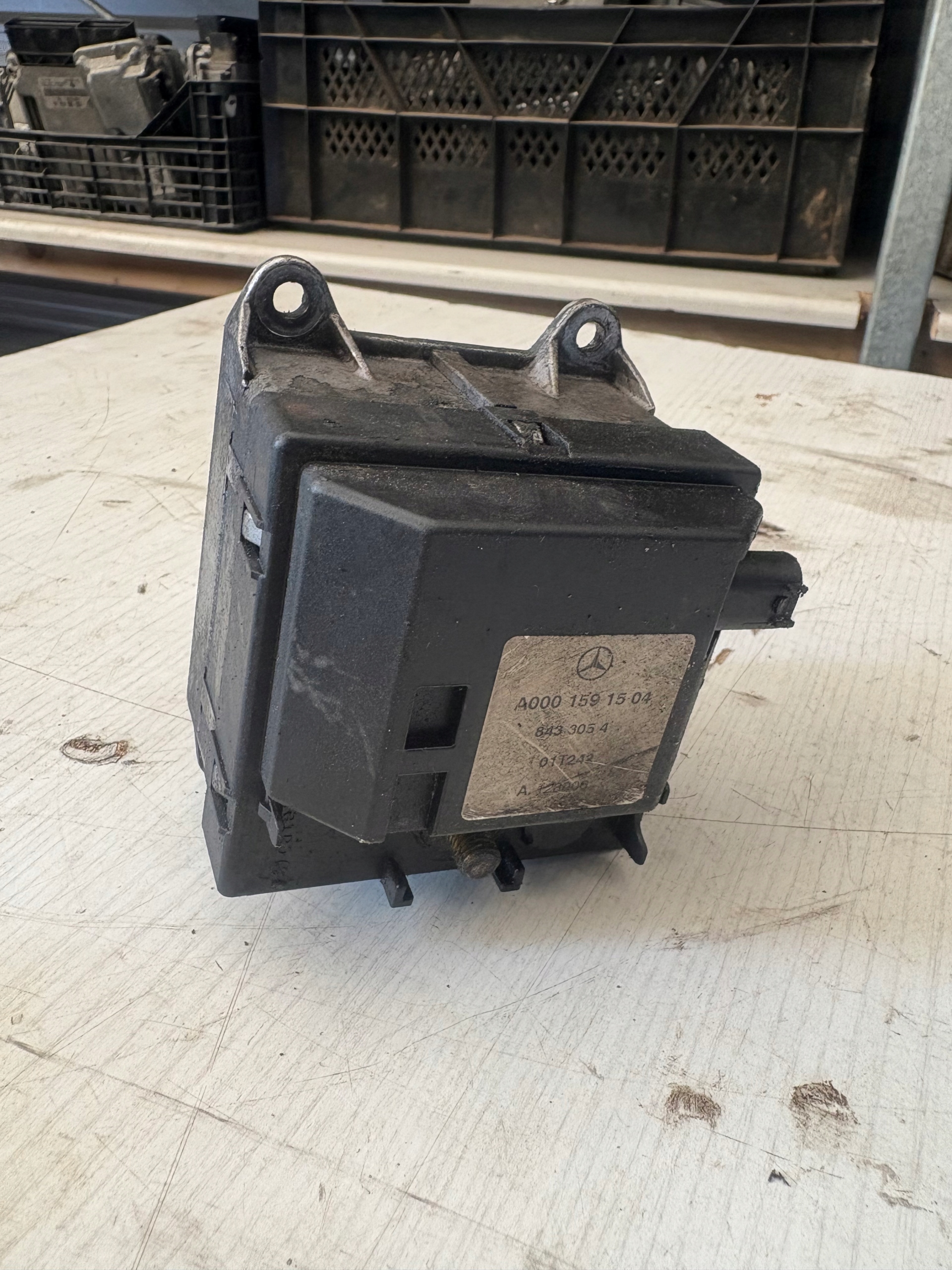 grijač vode mercedes 2,2 cdi A0001591504