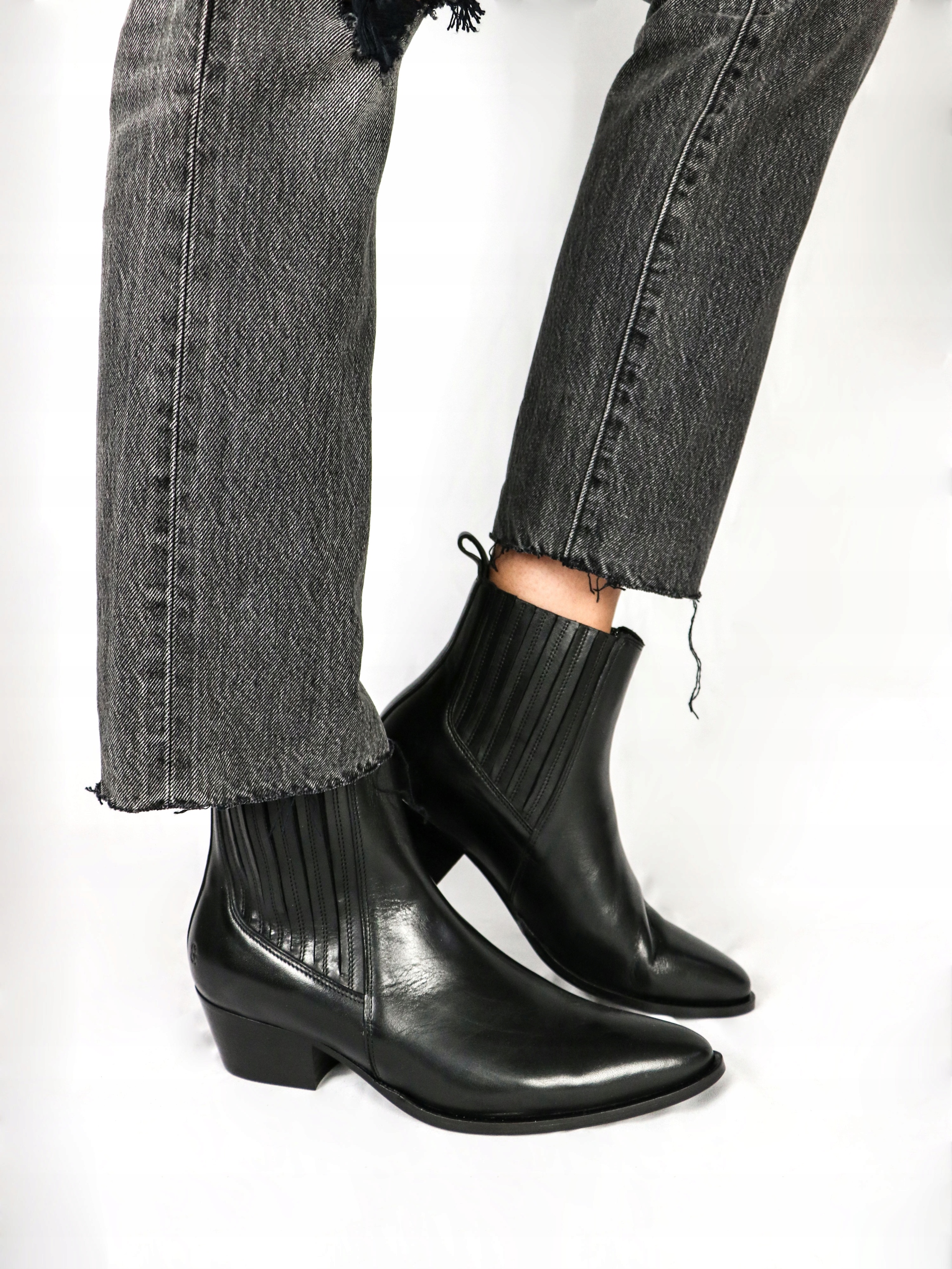 Kotníkové Boty s klasickým černým nízkým podpatkem Liesa & Mary 42