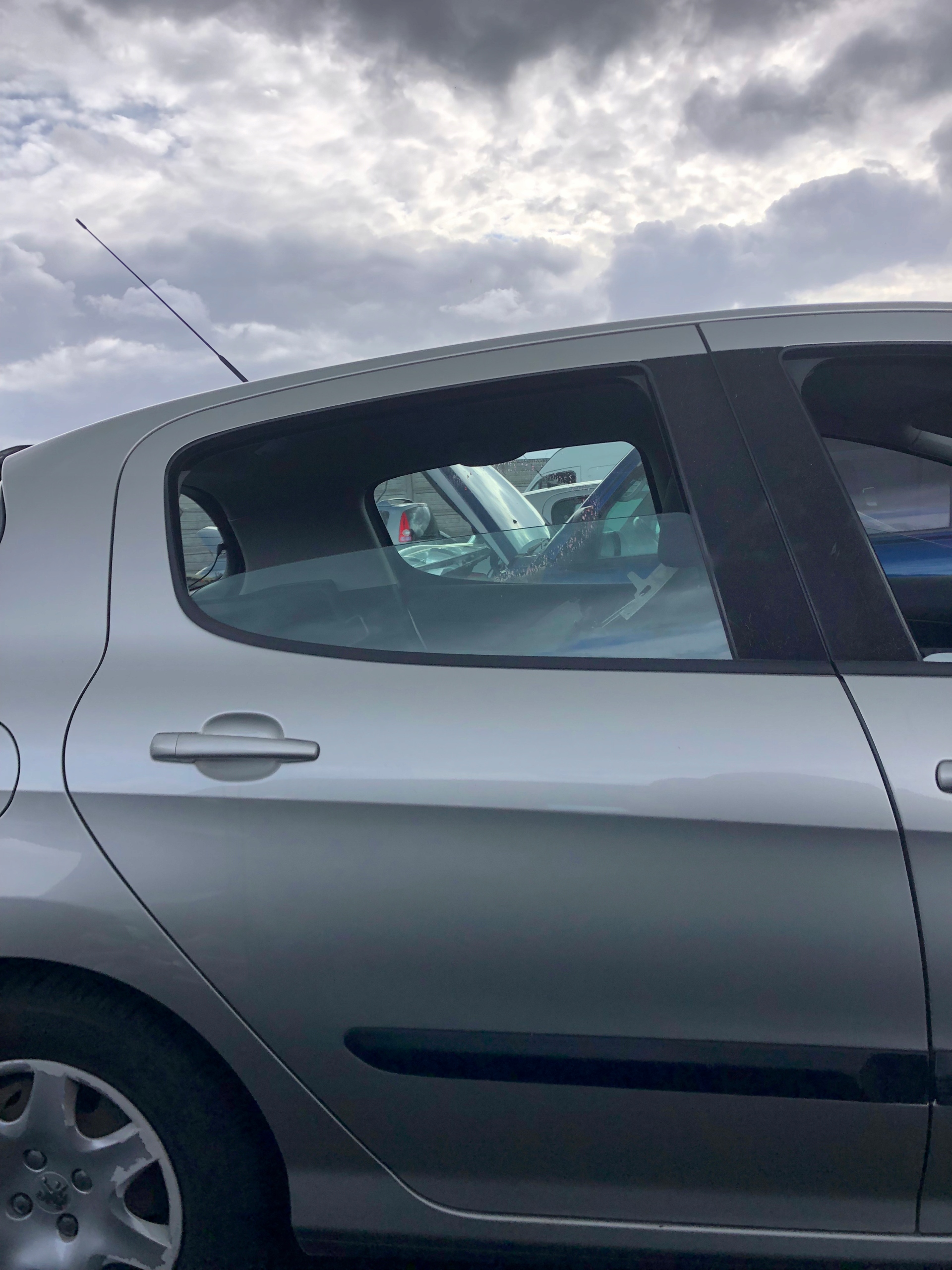 Peugeot 308 07-11 DRZWI PRAWE TYLNE TYŁ kod lakieru ETSC