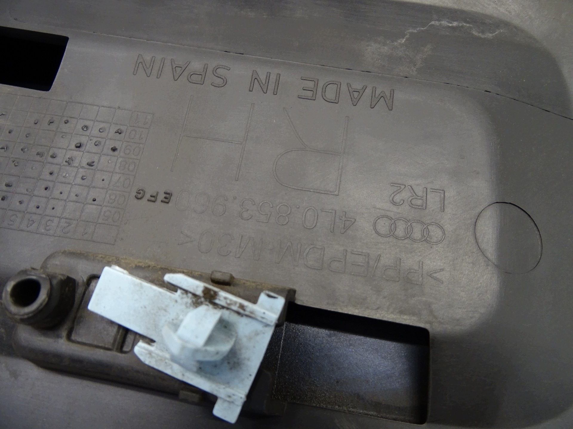 moulding door right front AUDI Q7 4L 4L0853960