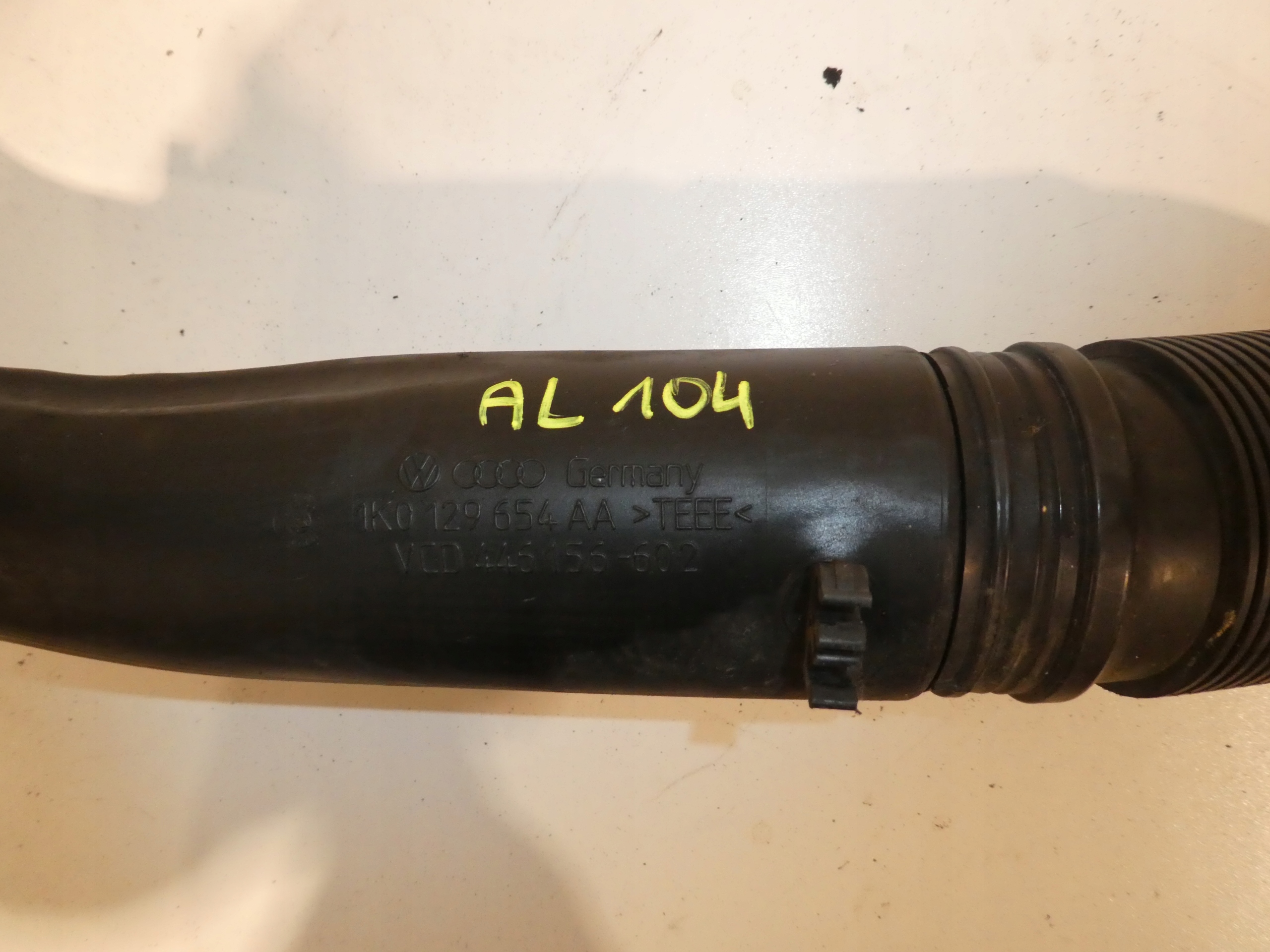 rohr Schlauch intercooler VW GOLF V 1K0129654AA