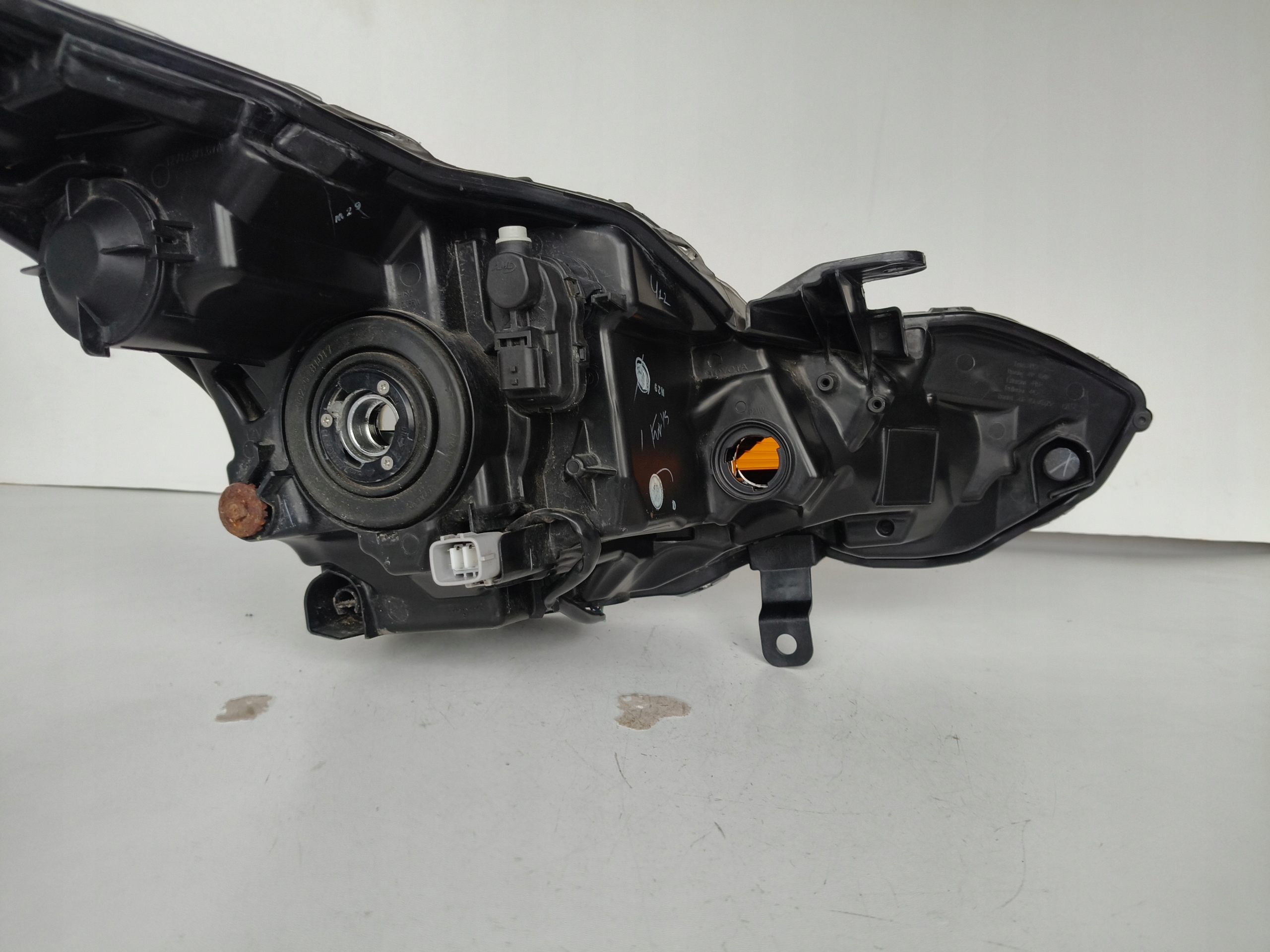 light left REFLEKTOR TOYOTA AYGO 18- LIFT LED
