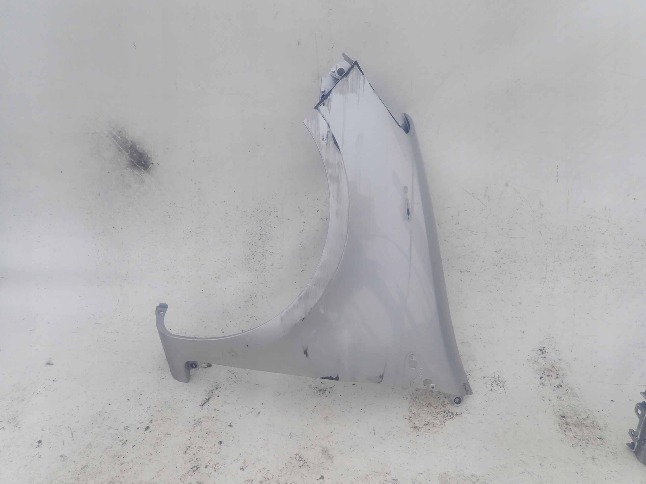 RENAULT CLIO III 05-12 185 fender left front