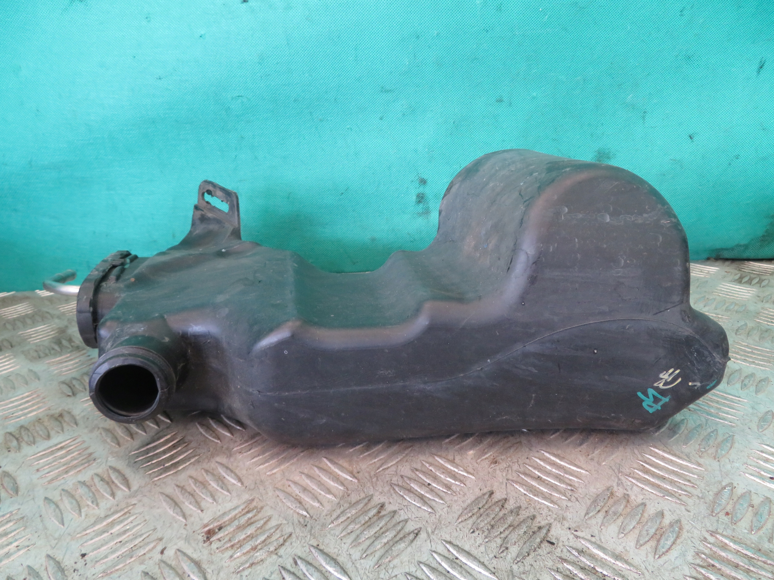 tank pump washers MERCEDES W205 C KLASA 17R