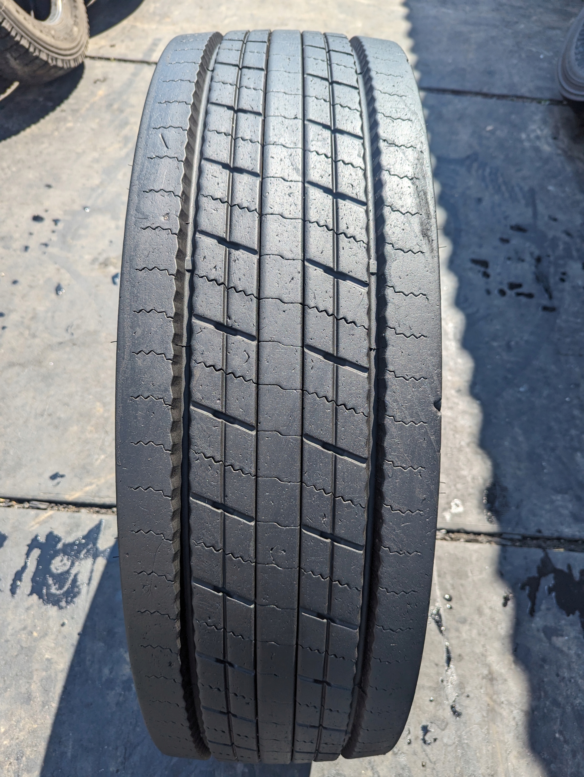 315/80R22.5 Bridgestone R-Steer 002 Duravis przód