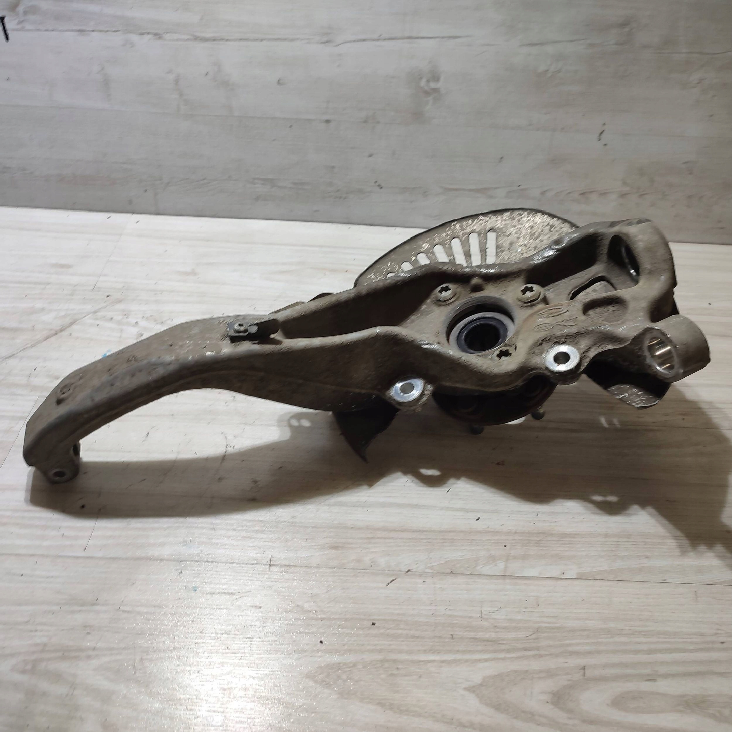 swing front front left Jaguar F-Pace HK833K186BC