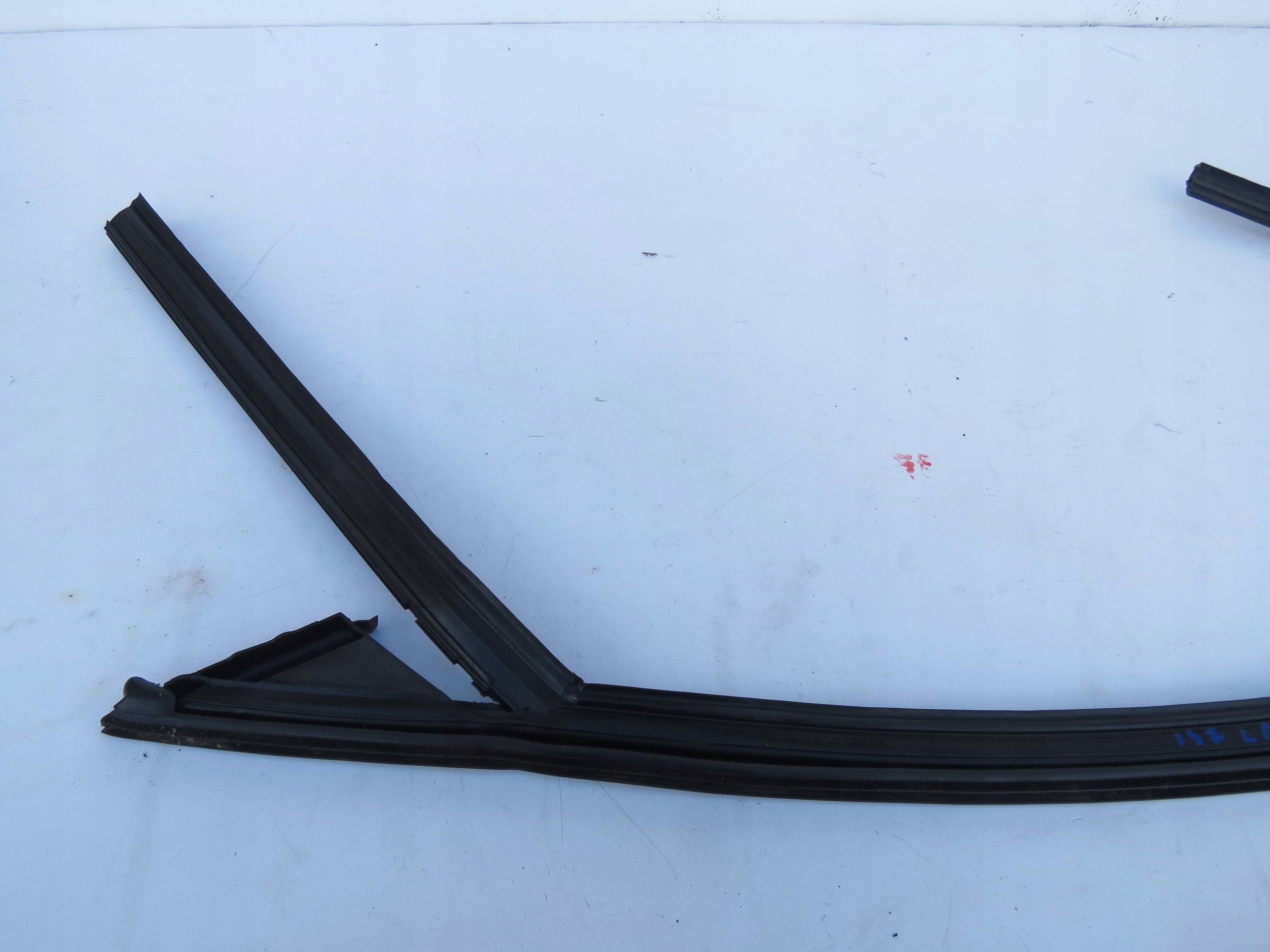 moulding gasket door left front VOLVO V90 31849230