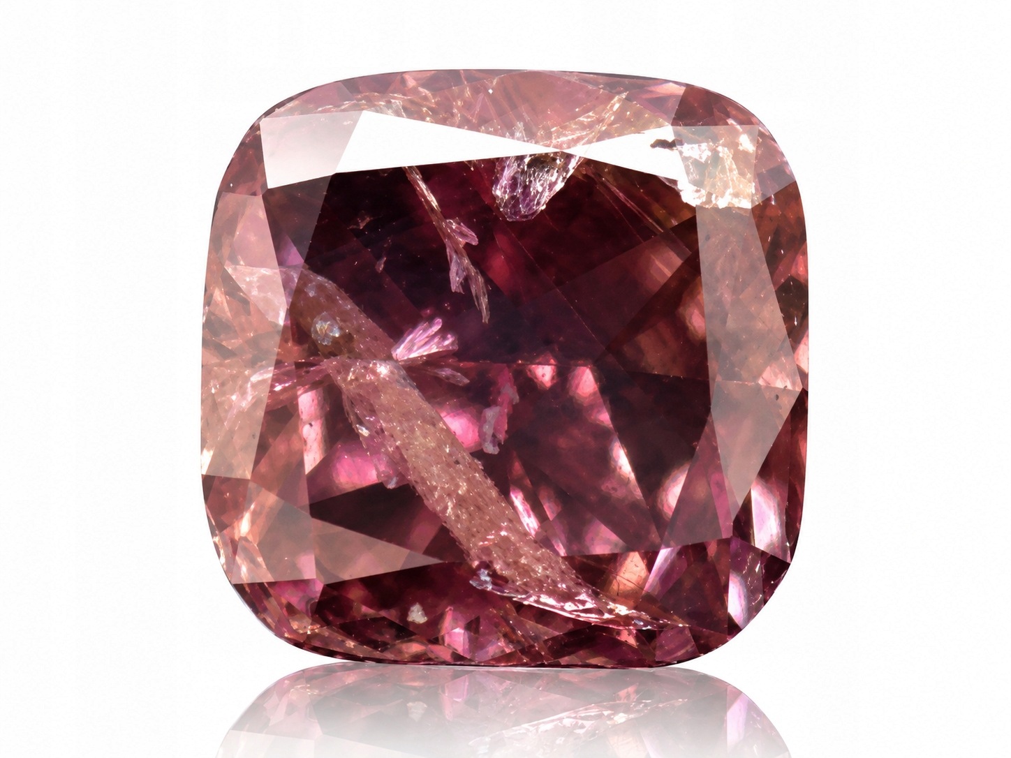 Přírodní diamant 0.13 ct Růžový Cushion I2 certifikát Algt
