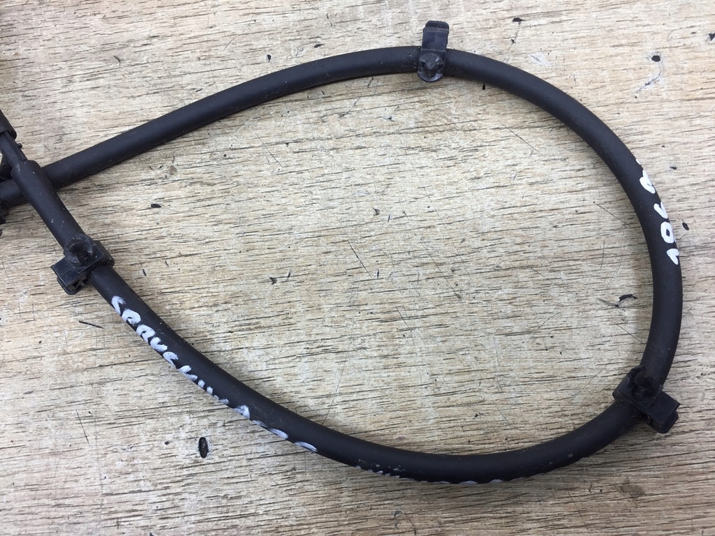 PRZEWOD WEZYK SPRYSKIWACZY WYCIERACZEK TESLA X Part manufacturer Tesla