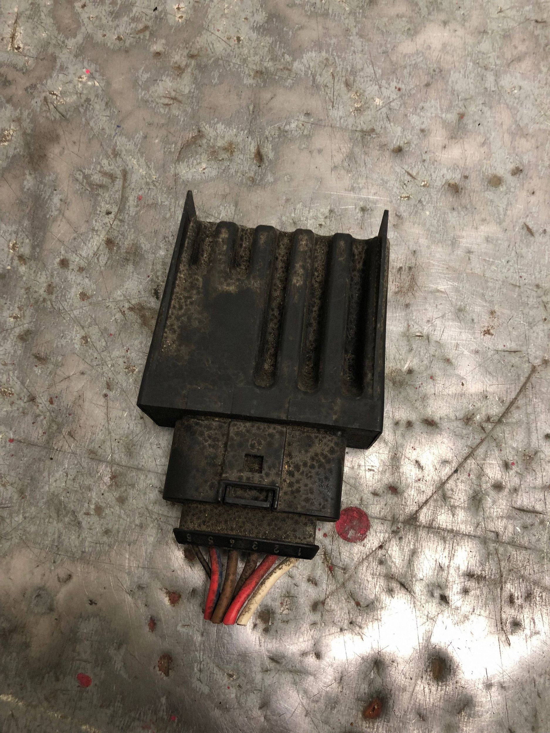 modulo Centralina POMPY carburante VW GOLF VII KOMBI 5Q0906121H
