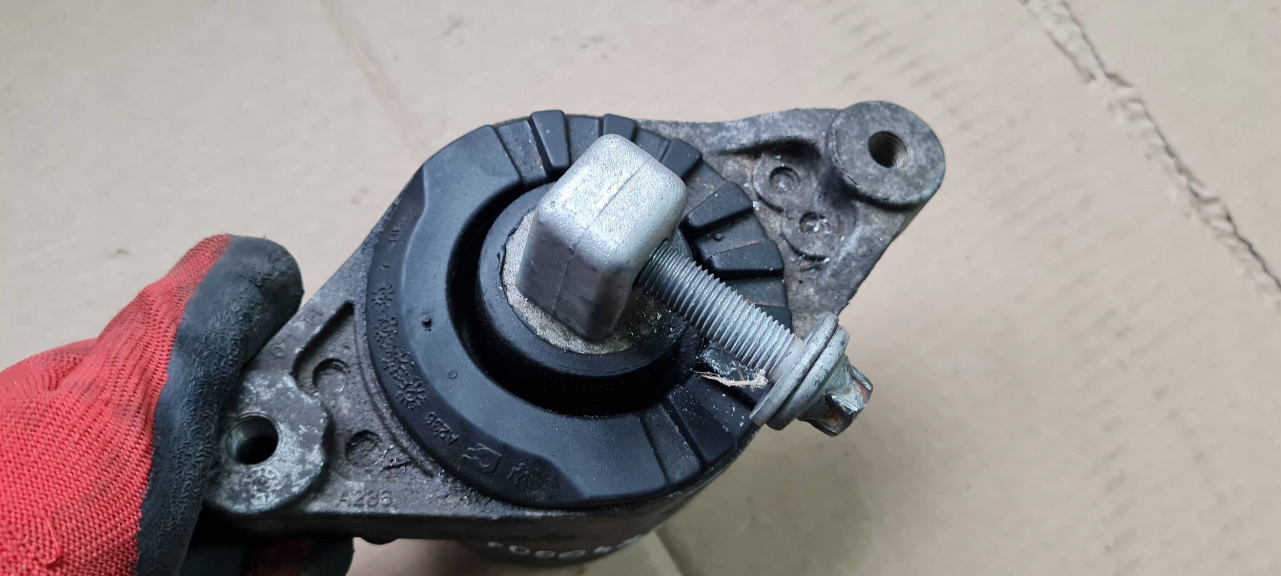 Maserati Quattroporte VI engine mount right 3.8 V8 6700048740