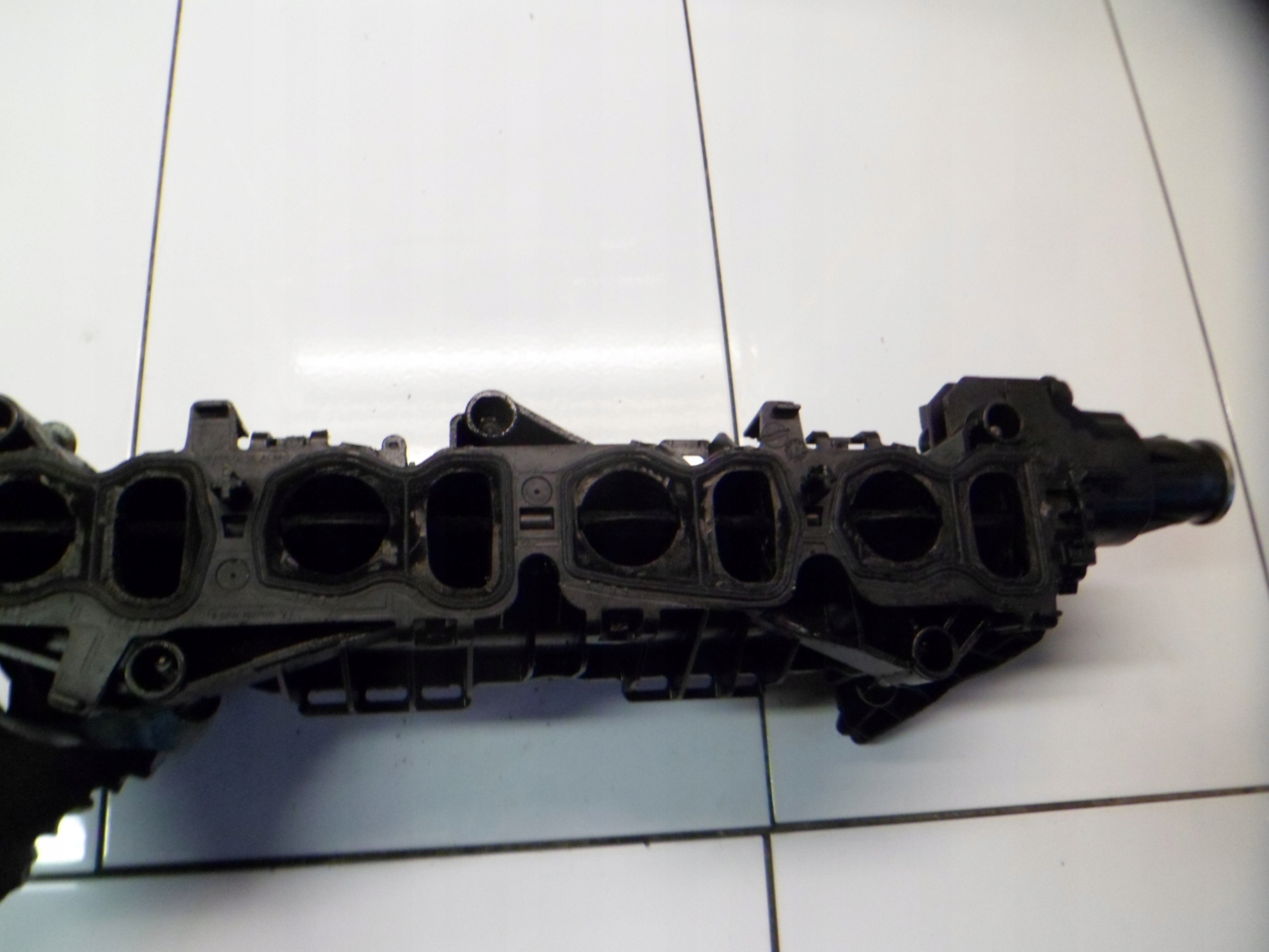 BMW 3 E90 2.0D N47D20 intake manifold 7807991 regulator 8506410