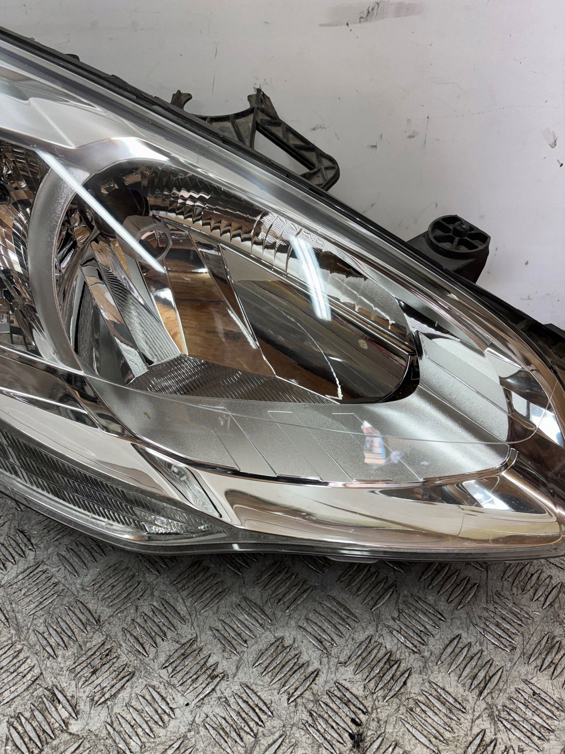 REFLEKTOR light right CITROEN BERLINGO II 08- 9682828180