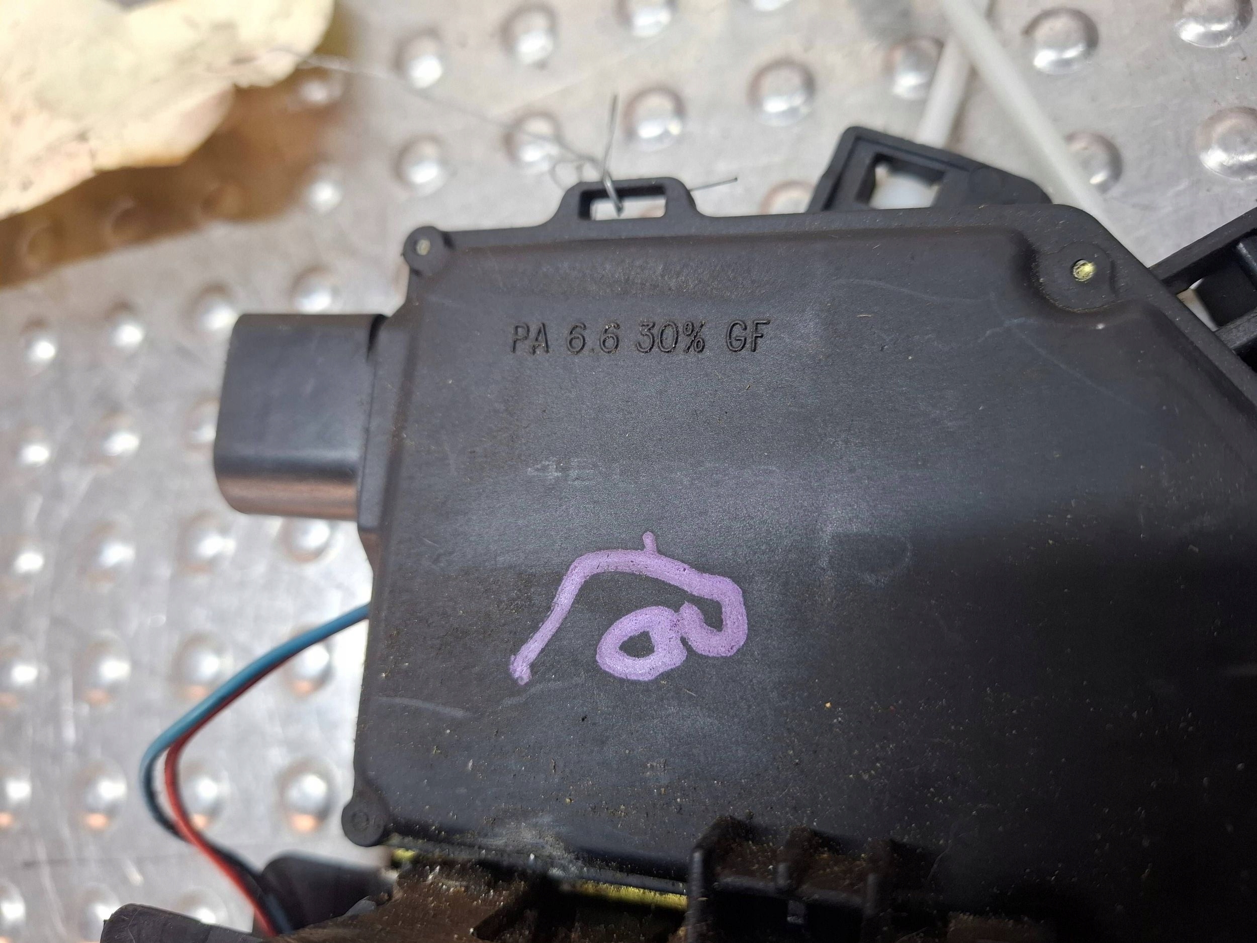 lock door rear part left 7 PIN 4B0839015F AUDI A6 C5