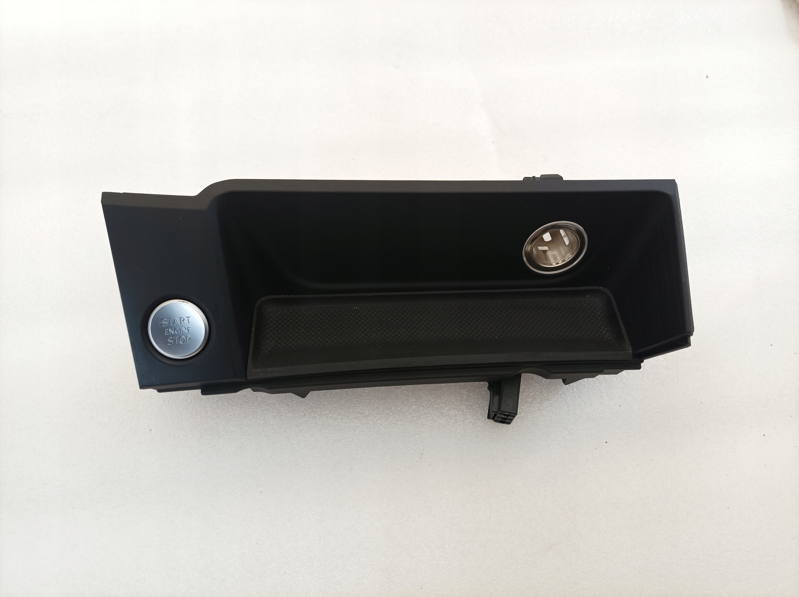 Audi A4 B9 клавиша старт стоп бардачок 8W1864131