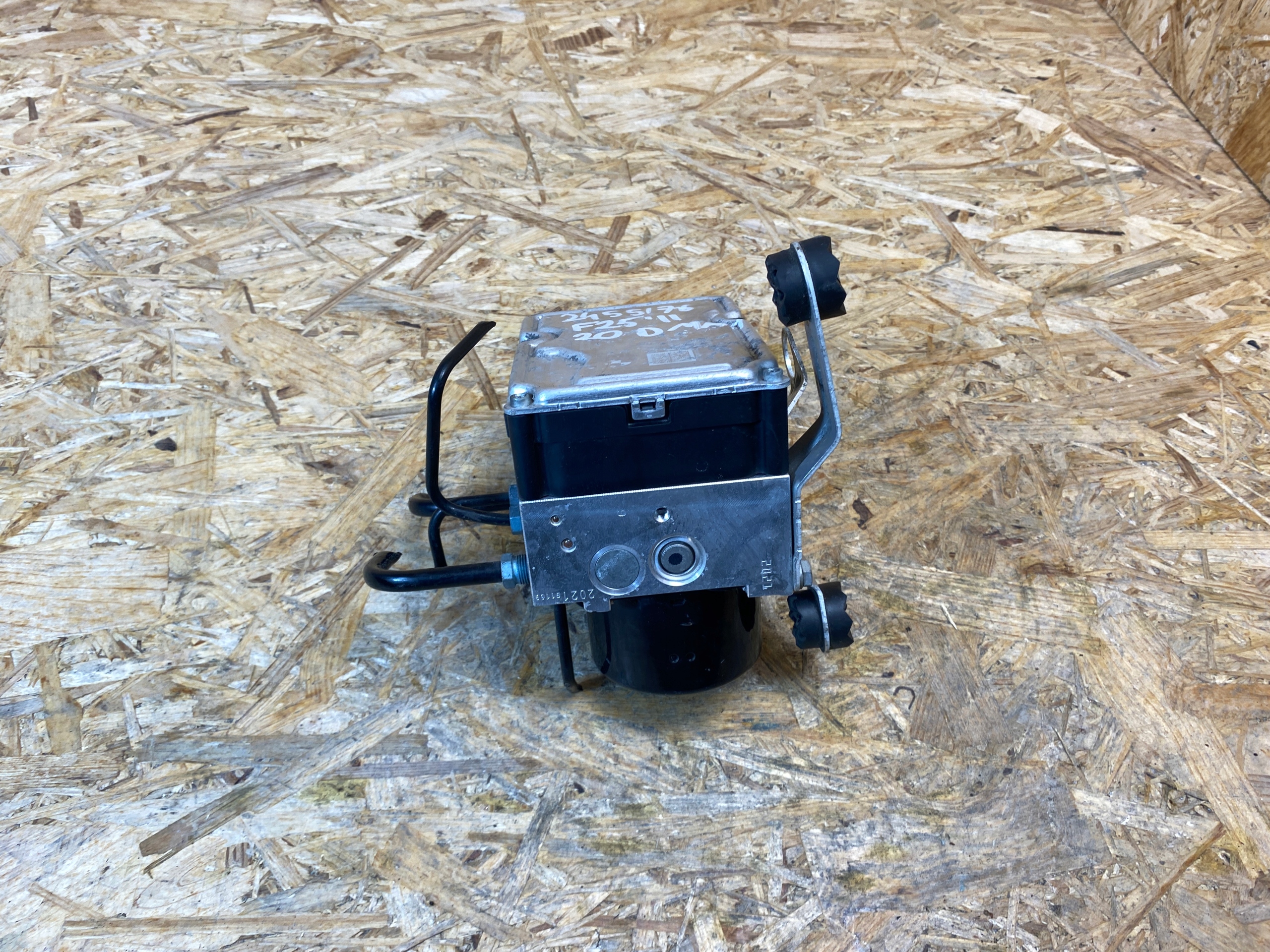 насос блок управления ABS BMW X3 F25 X4 F26 2.0d 6851086