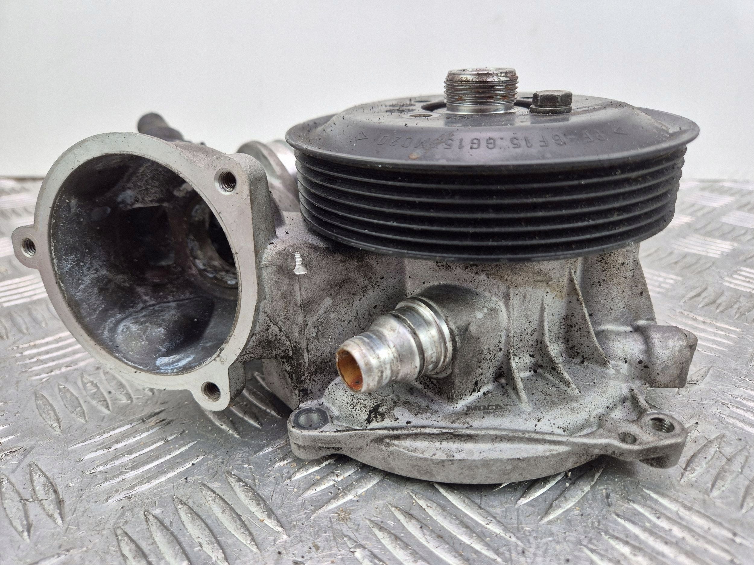 BMW 5 E60 E61 550i water pump 7504077 N62B48B