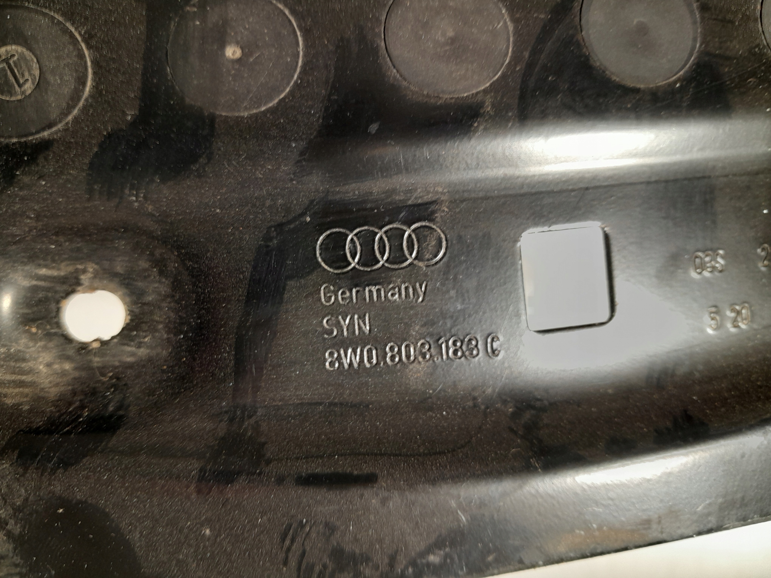 AUDI A4 B9 Console Support plaque Sol 8W0803183C