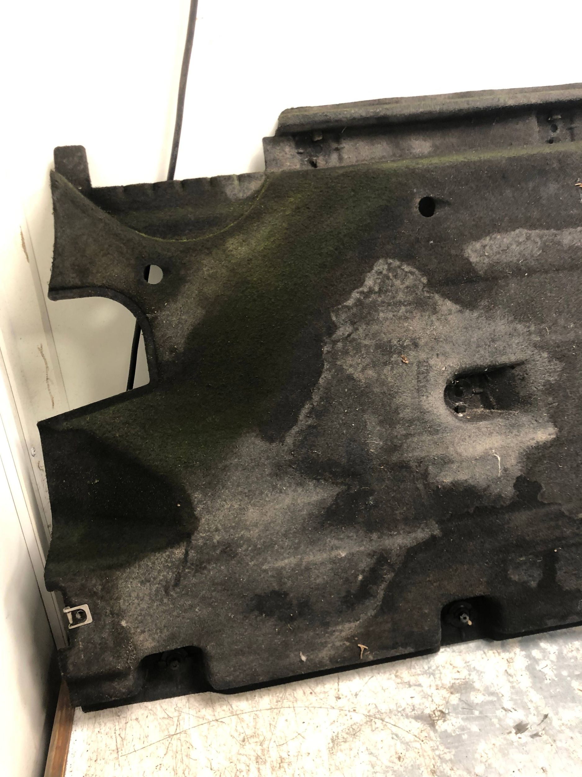 cover chassis left AUDI Q3 8U 8U0825207