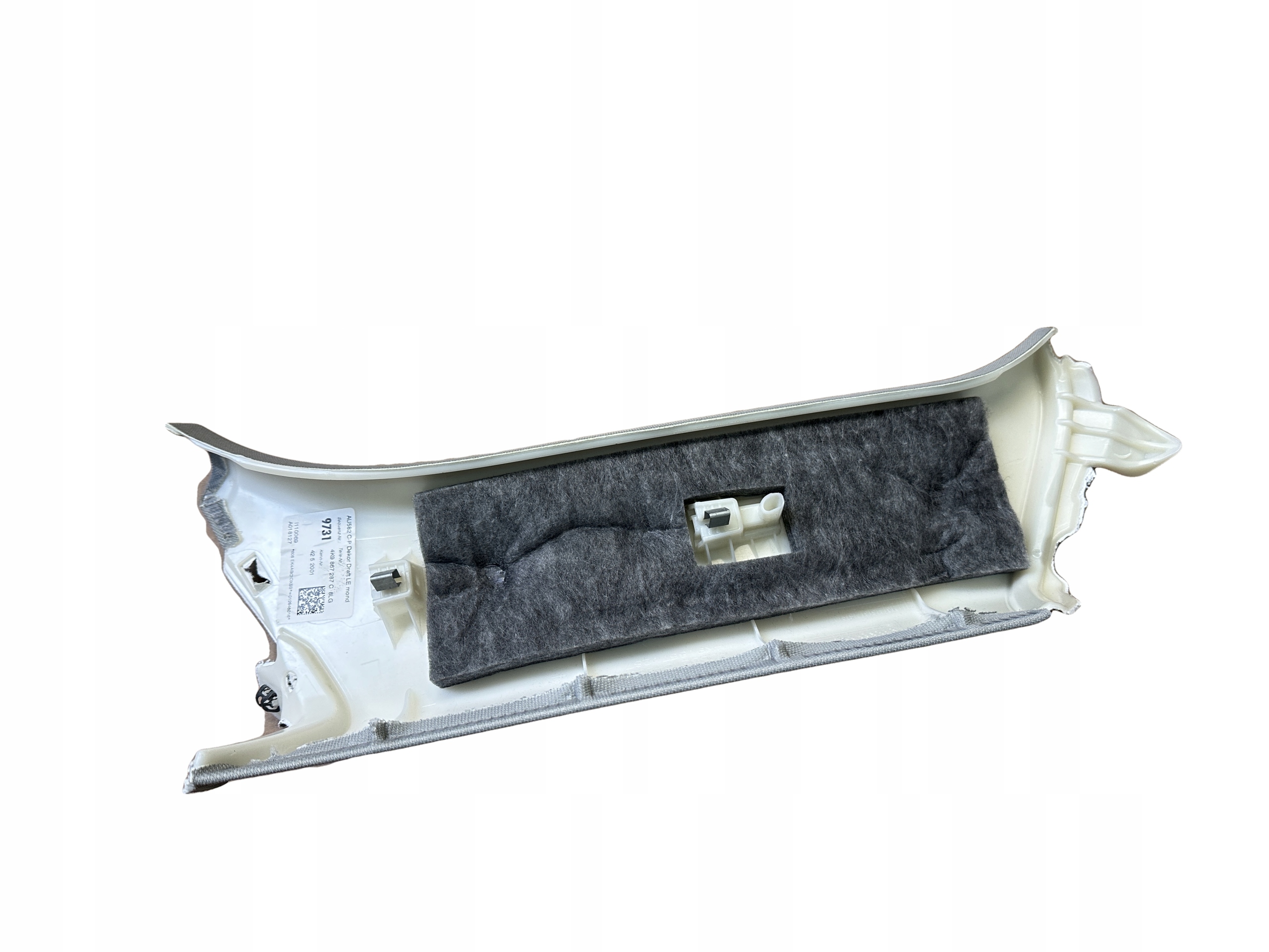 AUDI A6 4K C8 KOMBI Blende Abdeckung SLUPKA C links 4K9867287C