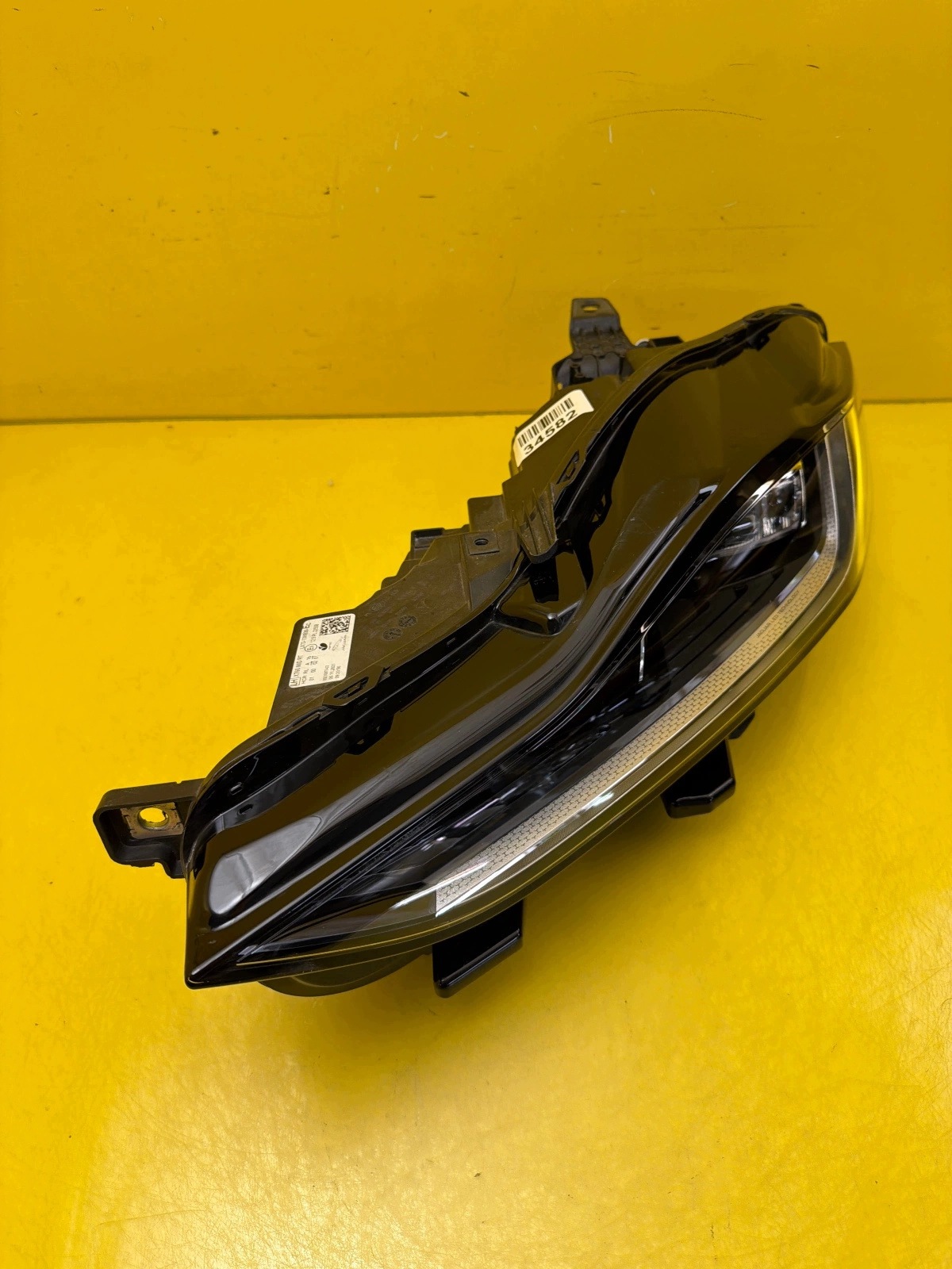 light left front Jaguar XE Lift X760 Mid Led LX73-13W030-EC