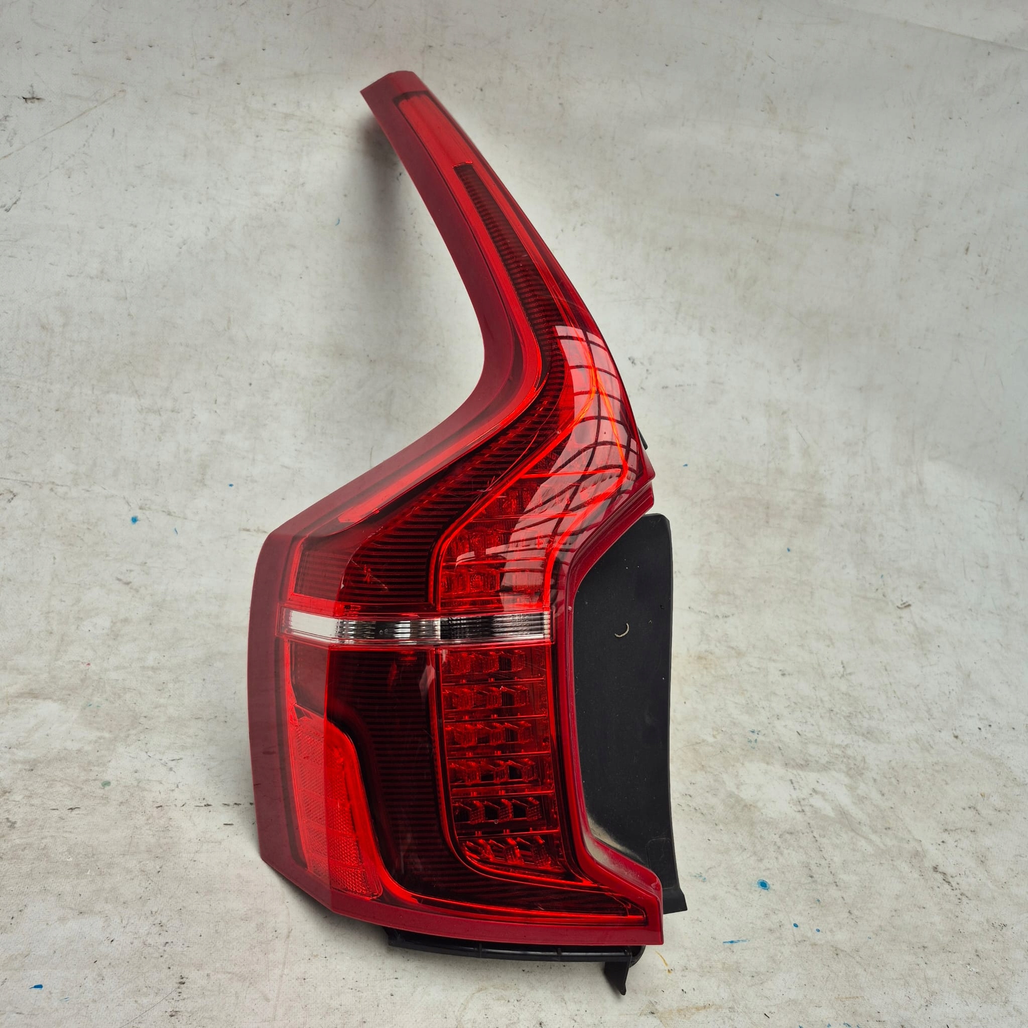 VOLVO XC90 II 14- light left rear part rear 31655915