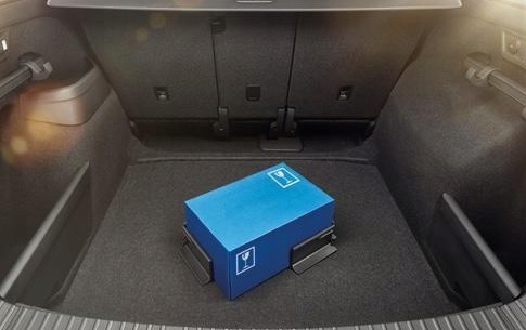 NOWE ELEMENTY MOCUJĄCE W BAGAŻNIKU 6V0061104 SKODA Producent Skoda OE