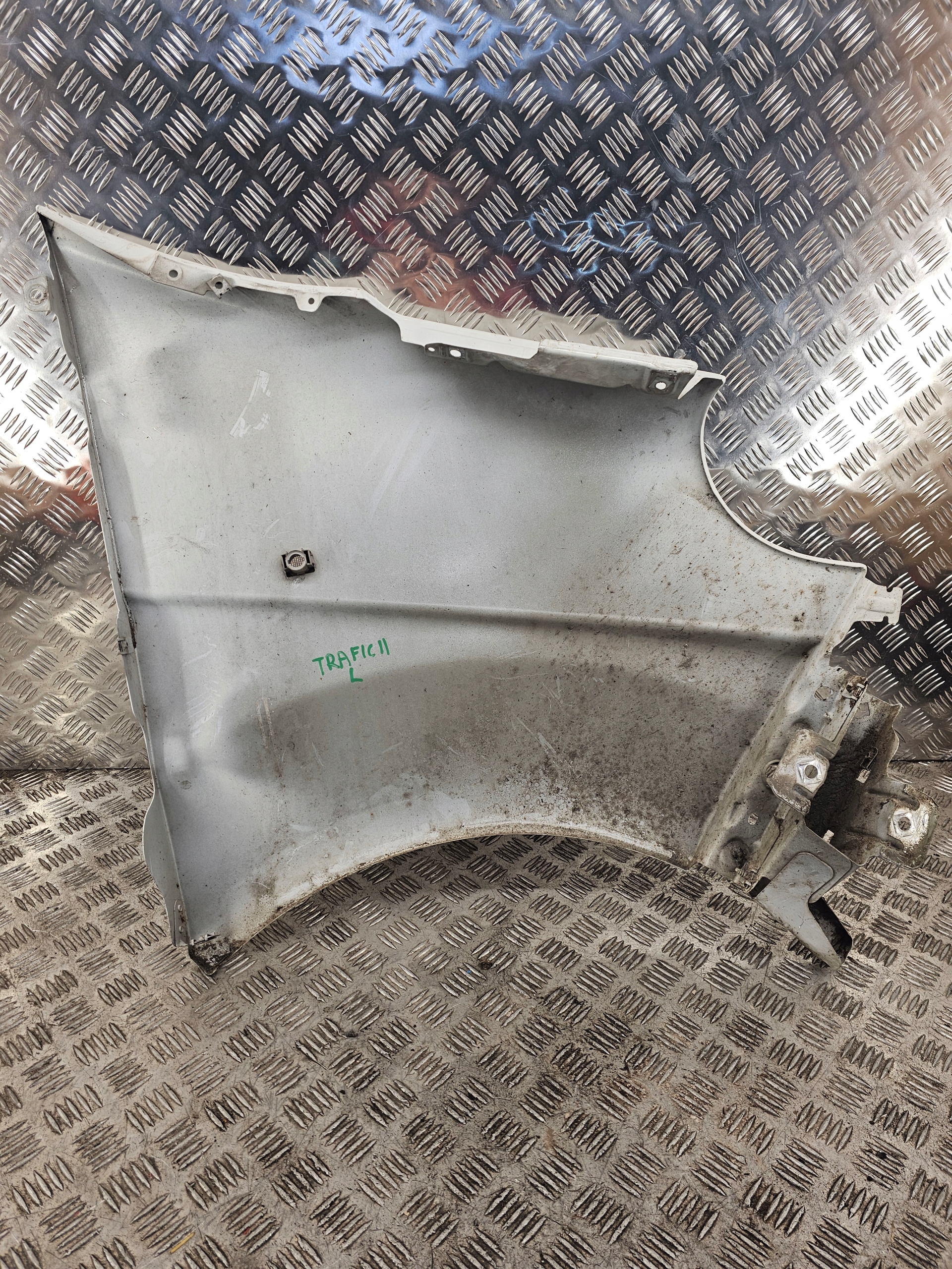 fender left front - OPEL VIVARO A TRAFIC II PRIMASTAR 01-14
