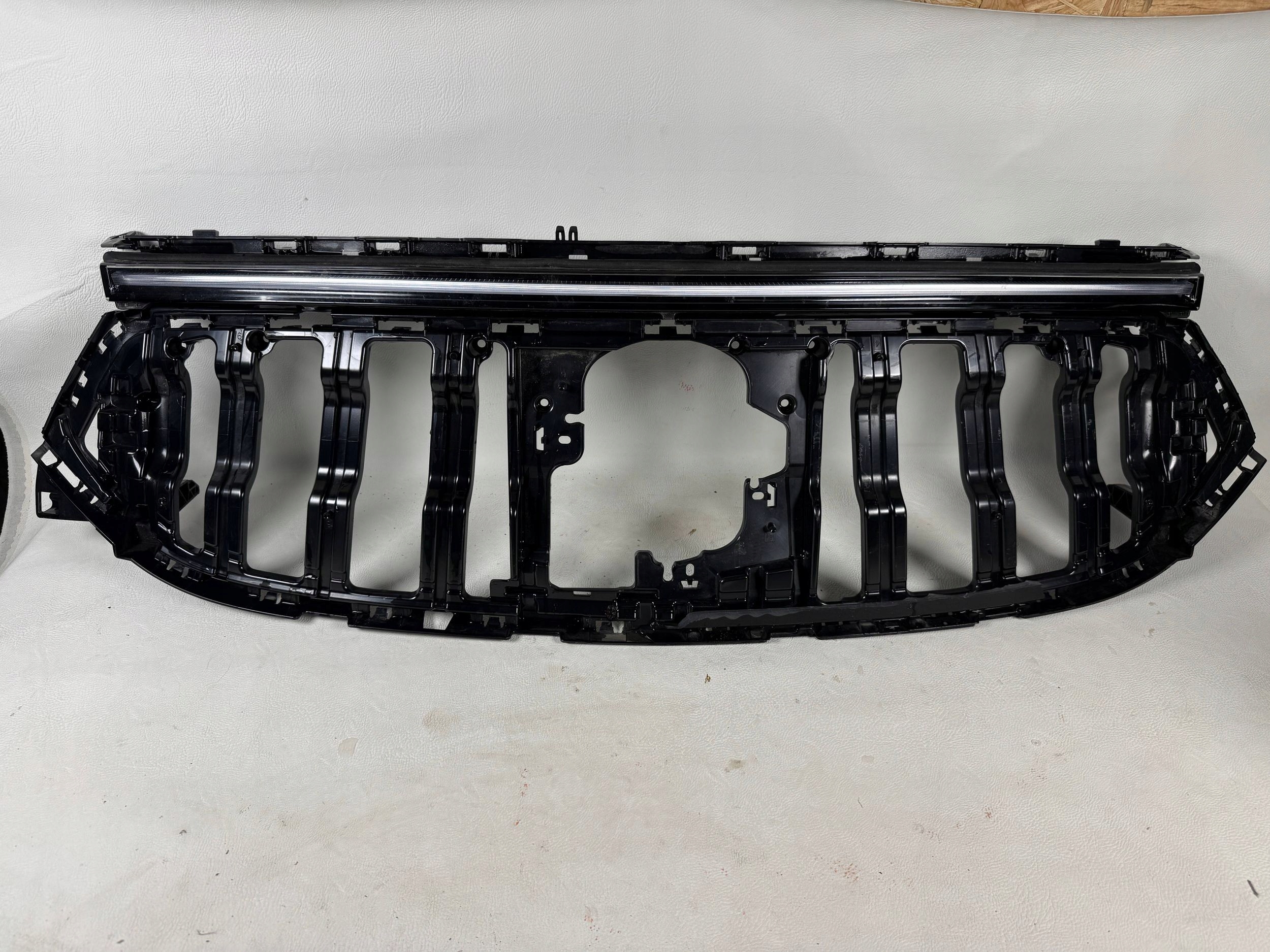 Mercedes EQA EQB LED light front front rama grill grille