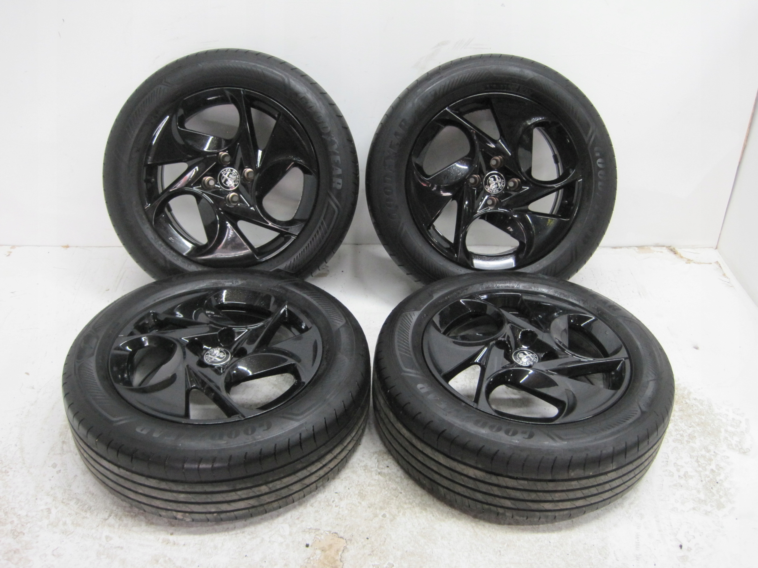 Reifen Räder felgen Reifen ALFA ROMEO JUNIOR R17 5MM