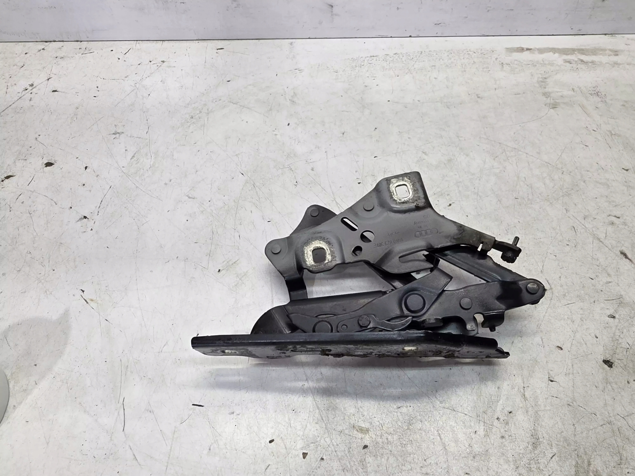 hinge bonnets left AUDI A4 B9 A5 8W 8W0823301E original