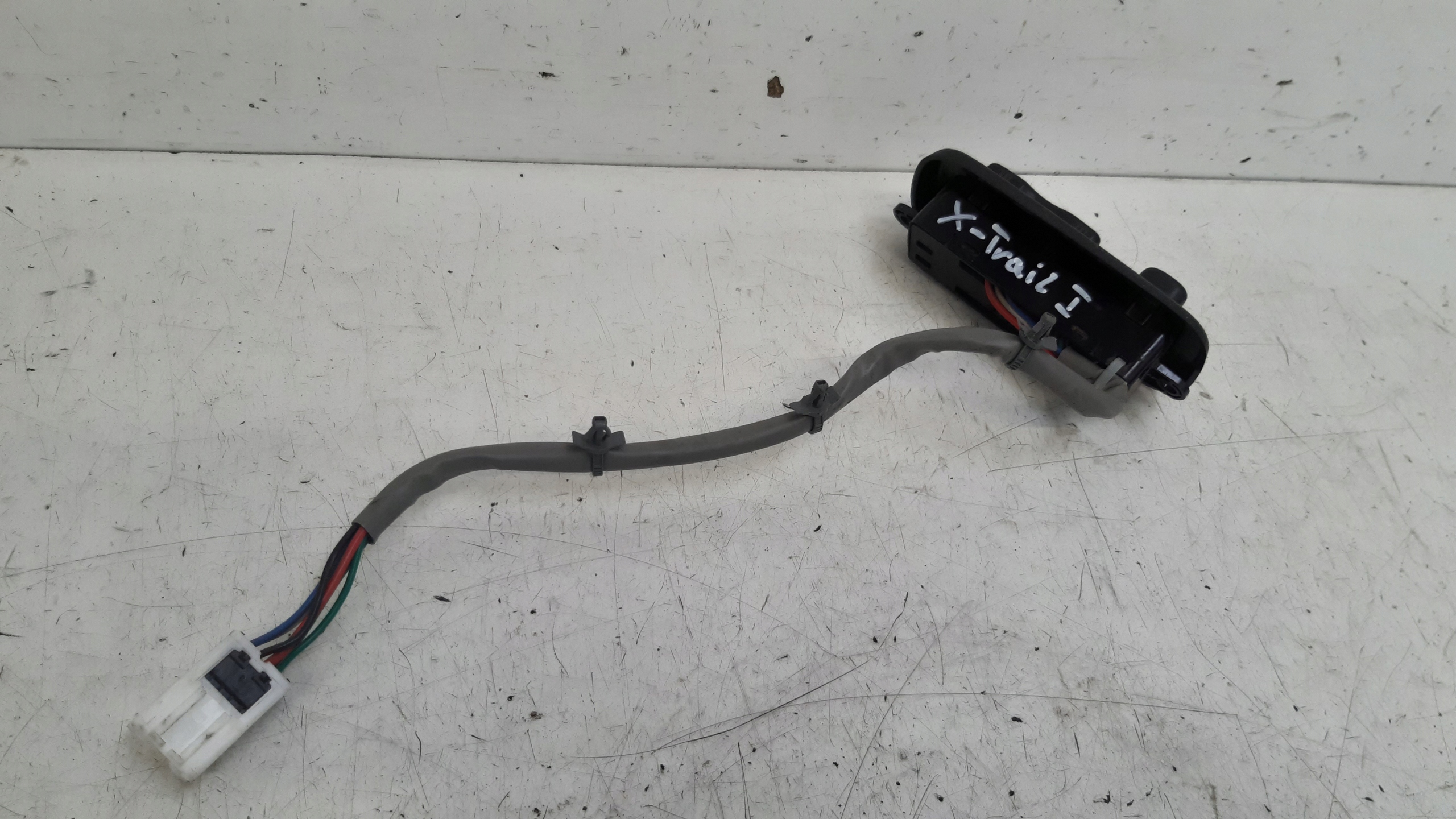 Panel control seat right Nissan X Trail T30