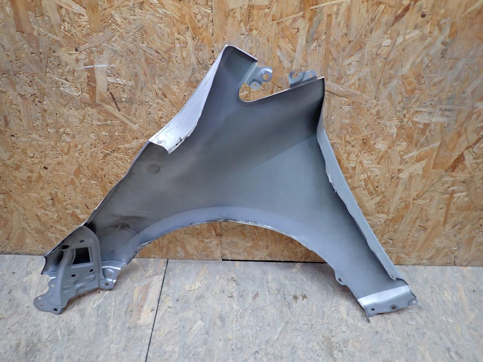 fender right front front TOYOTA COROLLA E21 HB HATCHBACK KOMBI 2018