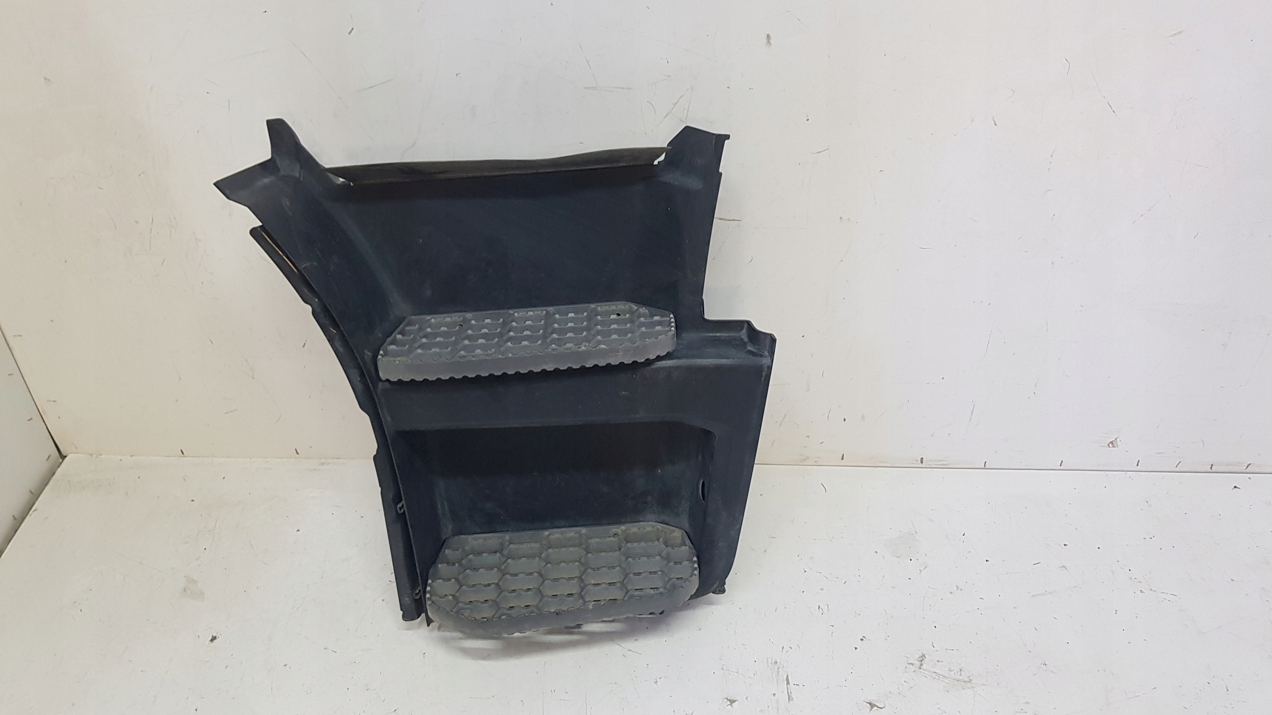 1111111 - ступінь щабель щаблі кабіни scania S r