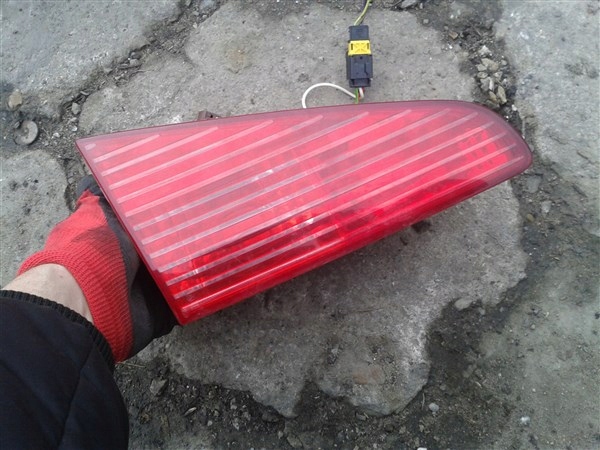 LAMPA LEWA TYLNA KLAPY PEUGEOT 607 LIFT