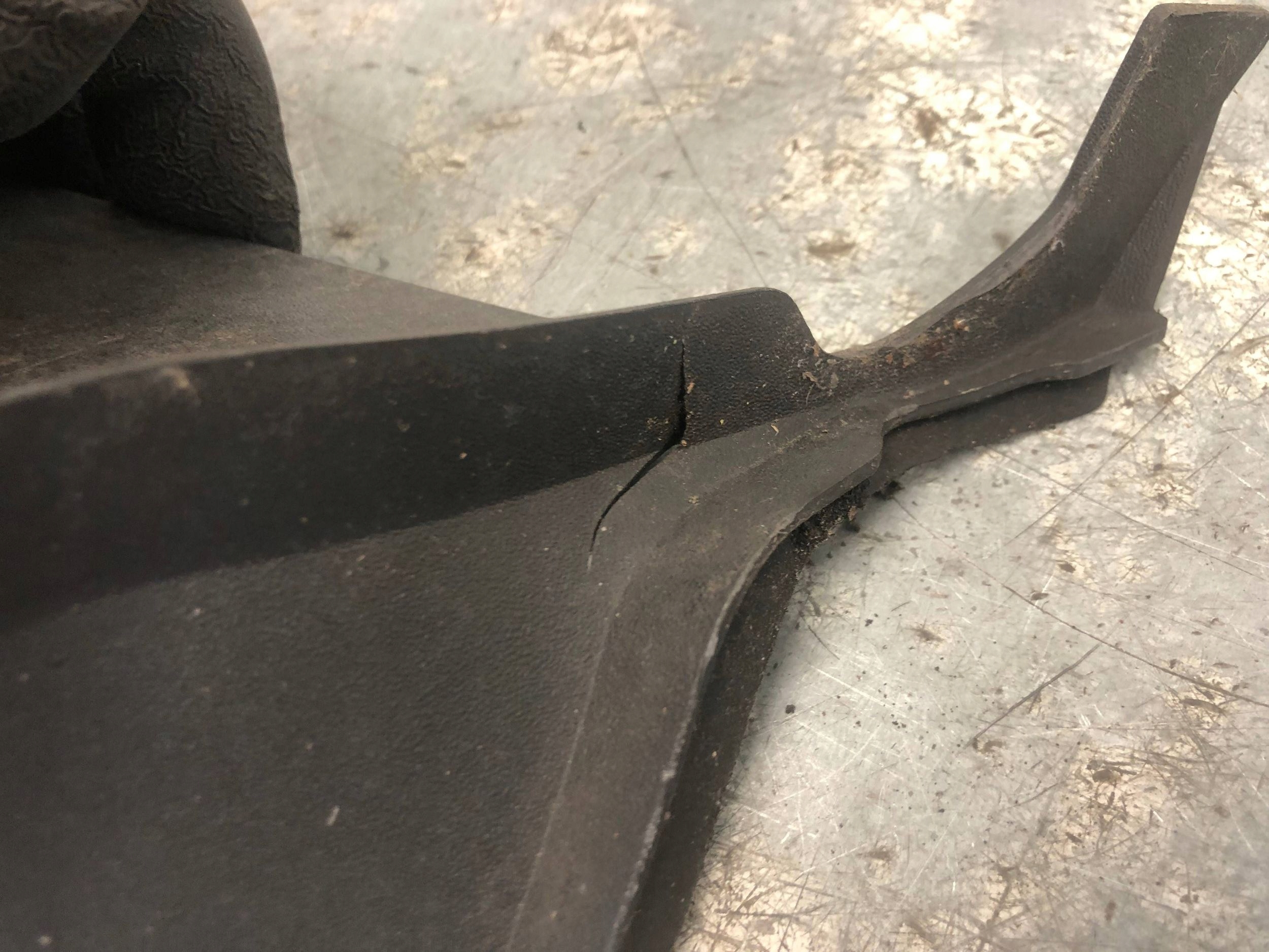 torpedo left front VW TOURAN III 5TB819403D