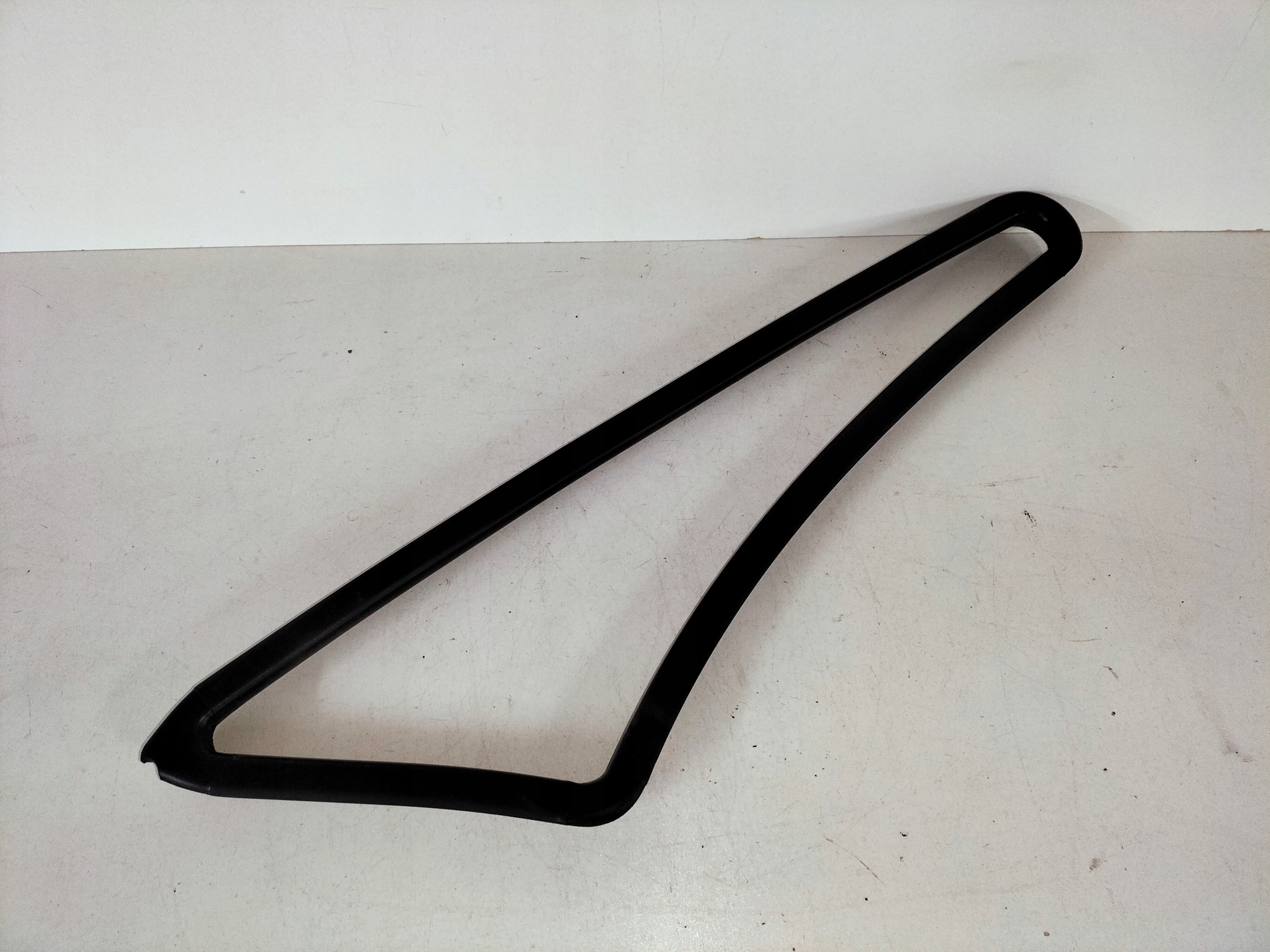 gasket windows front right IVECO DAILY VI 14