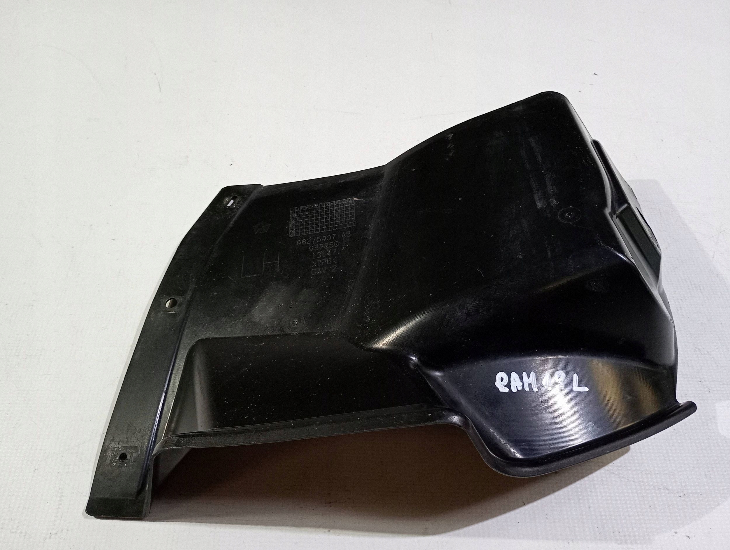 mudguard front front left original Dodge RAM 1500 2019