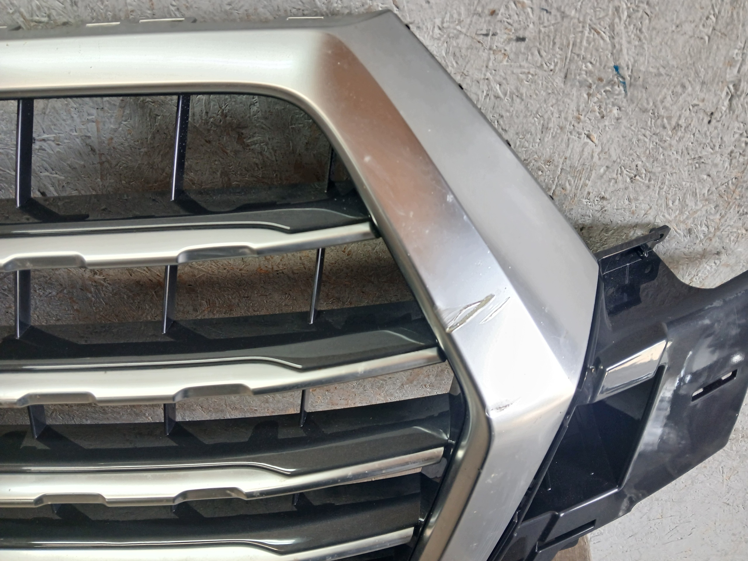 Grille AUDI Q7 4M0 4M0853651