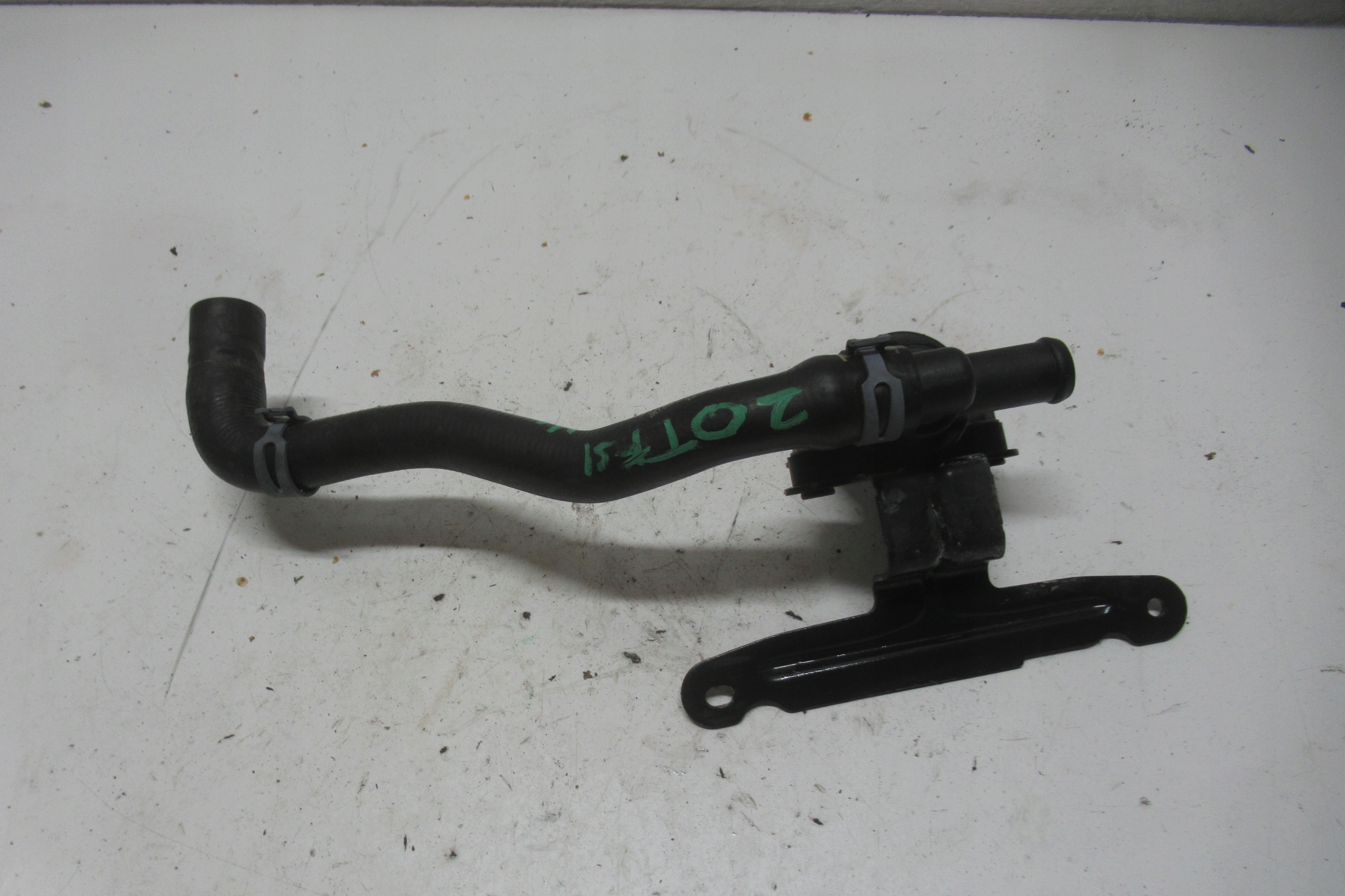 AUDI A4 B8 FL 2.0 TFSI elettromagnetico VALVOLA d’acqua 4H0121671D
